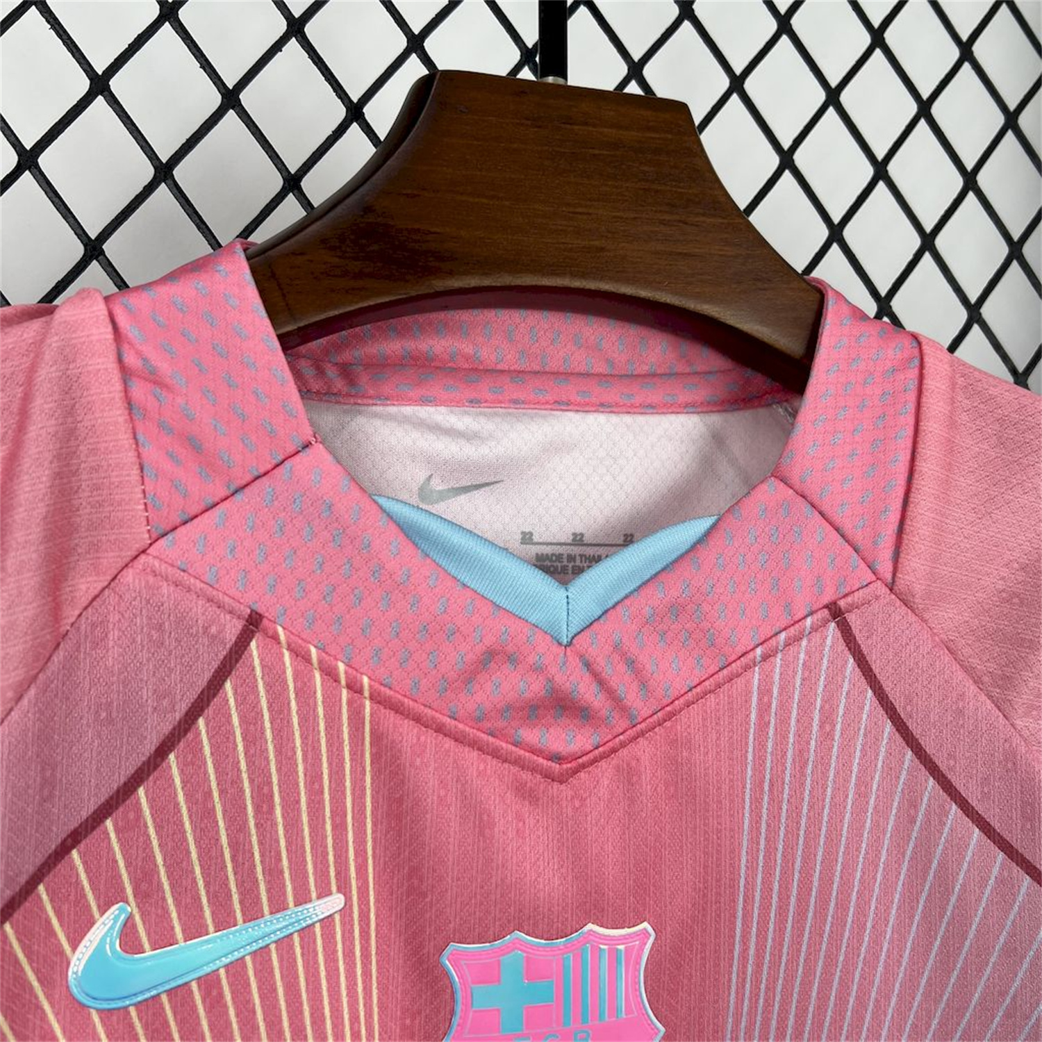 AlphaJersey-Barcelona 25-26 T90 White Lines Pink Gradient Special Kids Kit