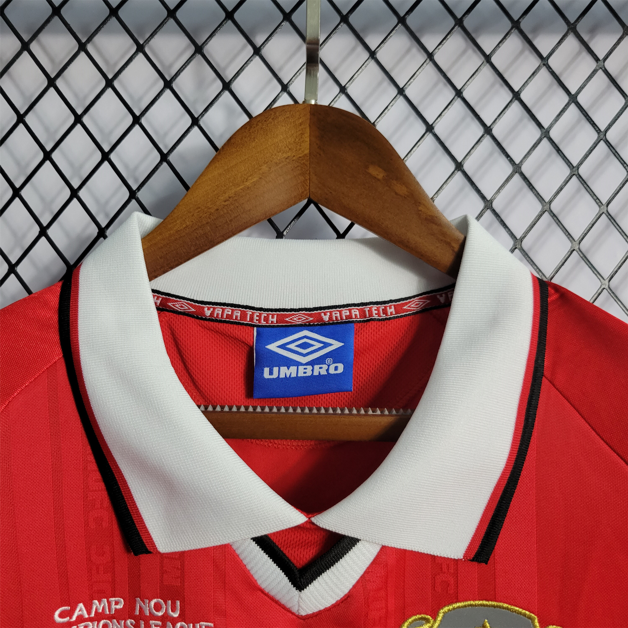 AlphaJersey-Retro Manchester United 99-00 Home Jersey