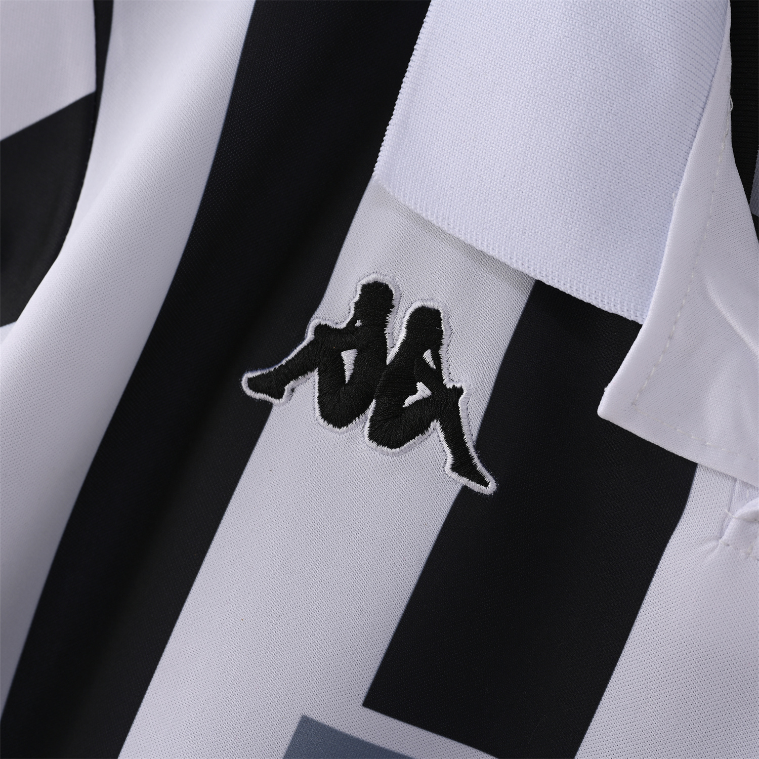 AlphaJersey-Retro Juventus 1999-00 Home Jersey