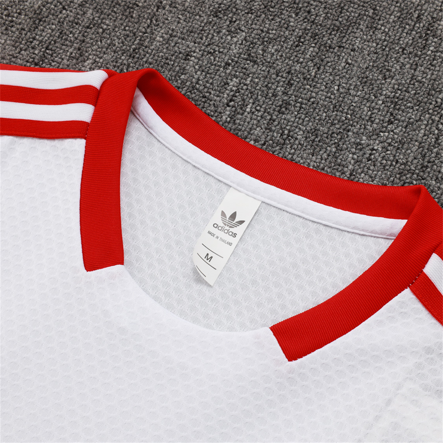 AlphaJersey-Bayern Munich 2025 125th Anniversary Short-Sleeve Training Set - White Top and Shorts