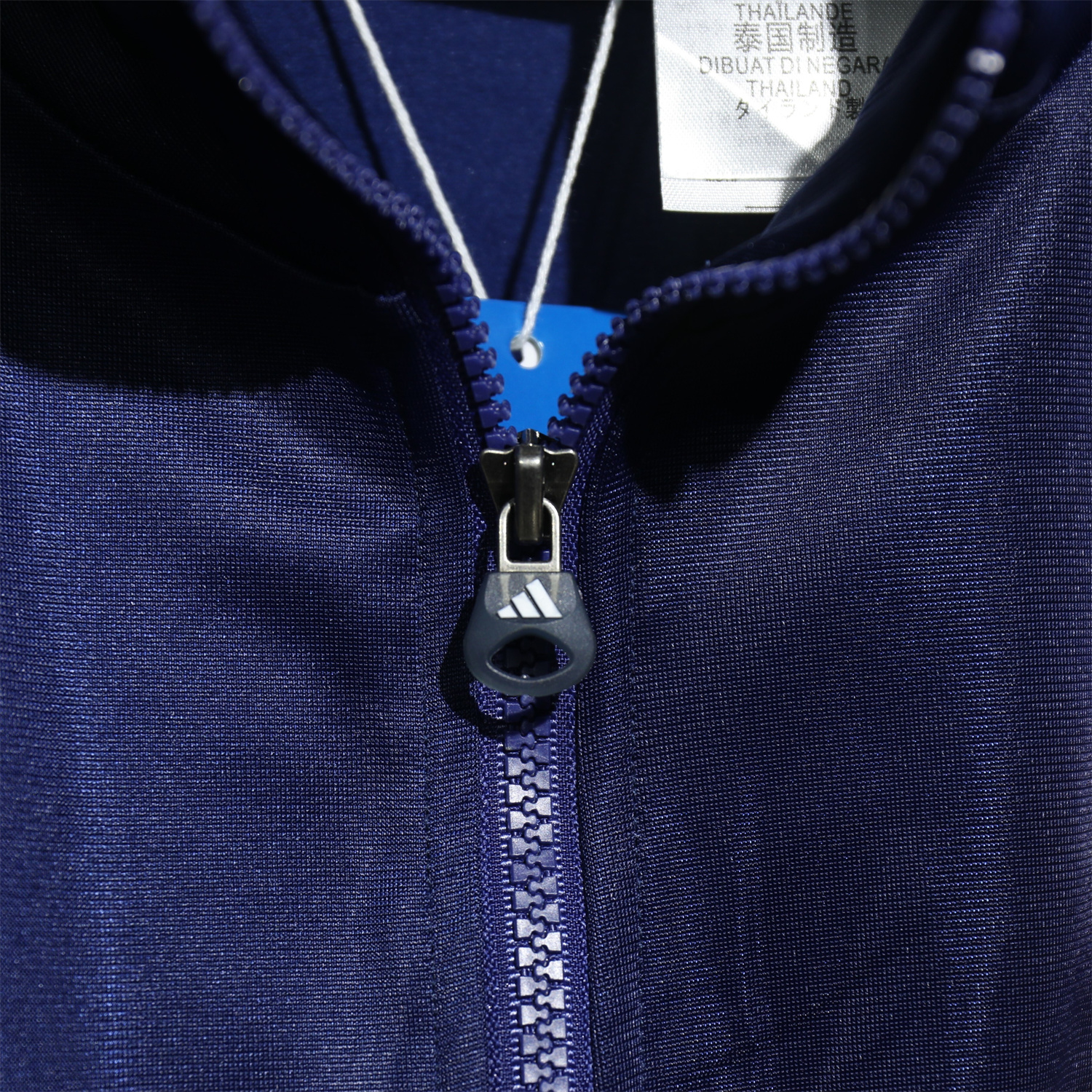 AlphaJersey-Real Madrid 25-26 Pure Color Yellow Lines Training Set - Dark Blue Top and Dark Blue Pants