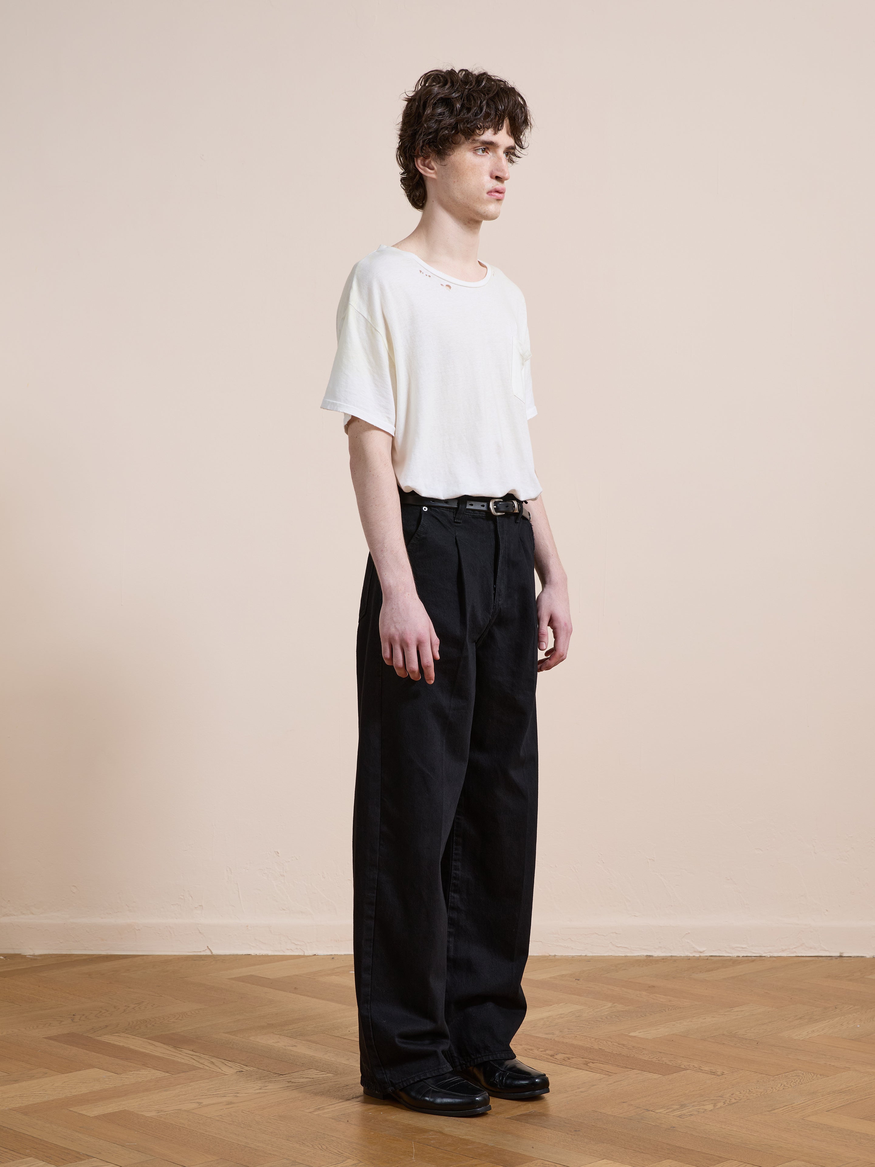 Pleated Relaxed Fit Jeans | Modern Menswear by yycbvcnbmmnbm
