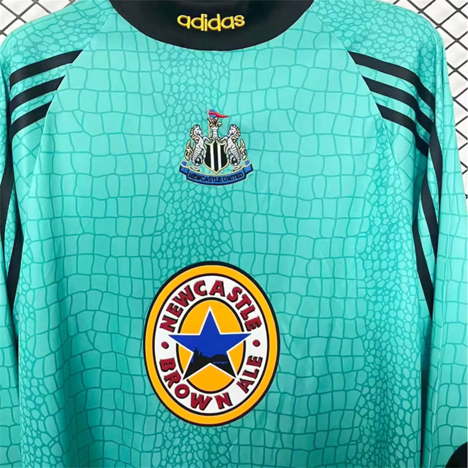 AlphaJersey-Retro Newcastle United 1997-98 Long Sleeves Cyan Goalkeeper Jersey