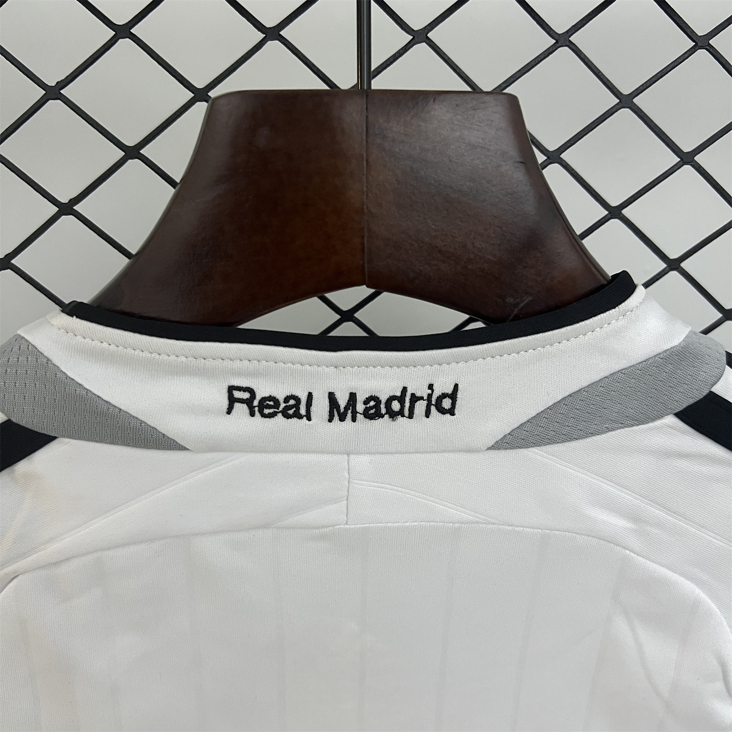 AlphaJersey-Retro Real Madrid 2006-07 Home Kids Kit