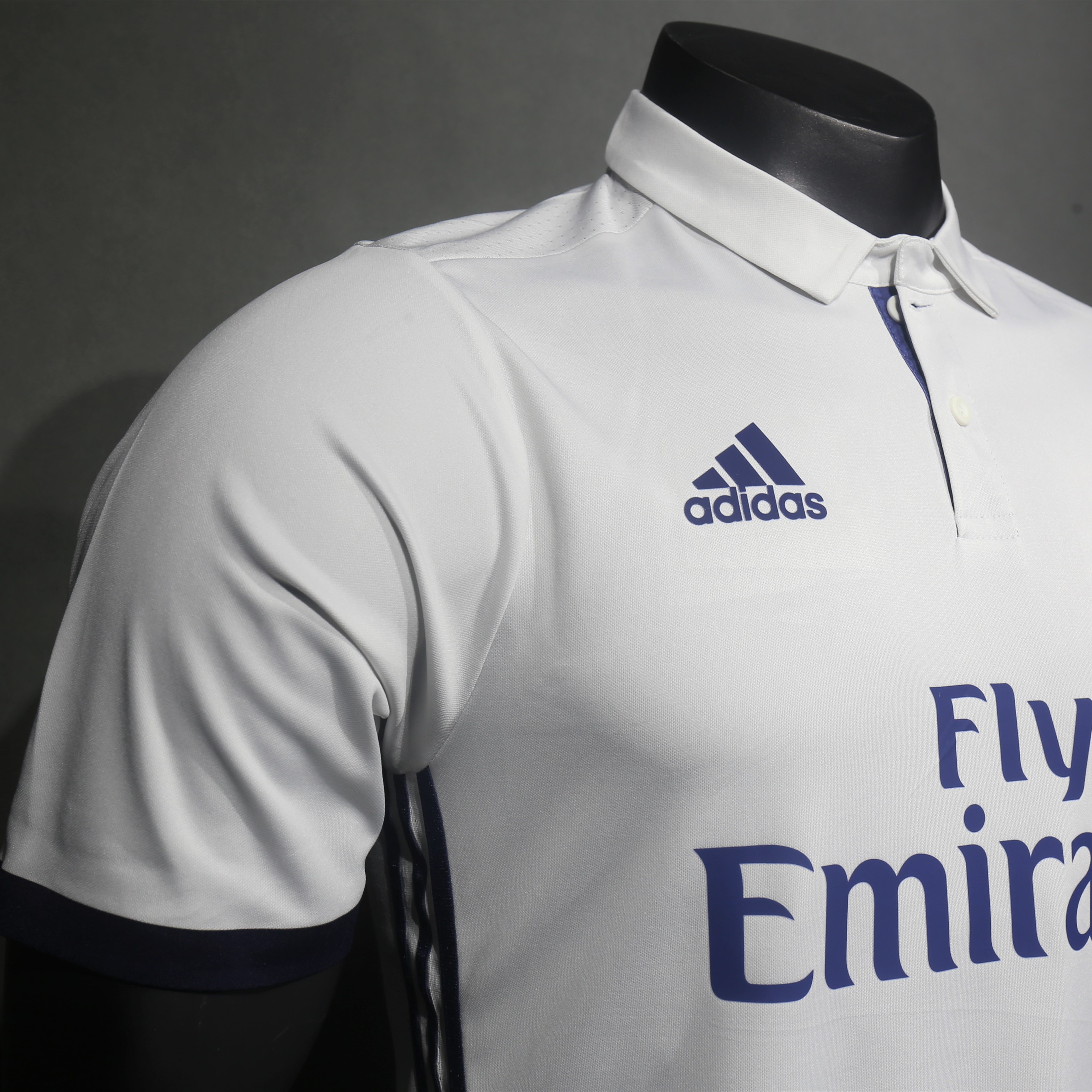 AlphaJersey-Retro Real Madrid 16-17 Home Jersey - Player Version