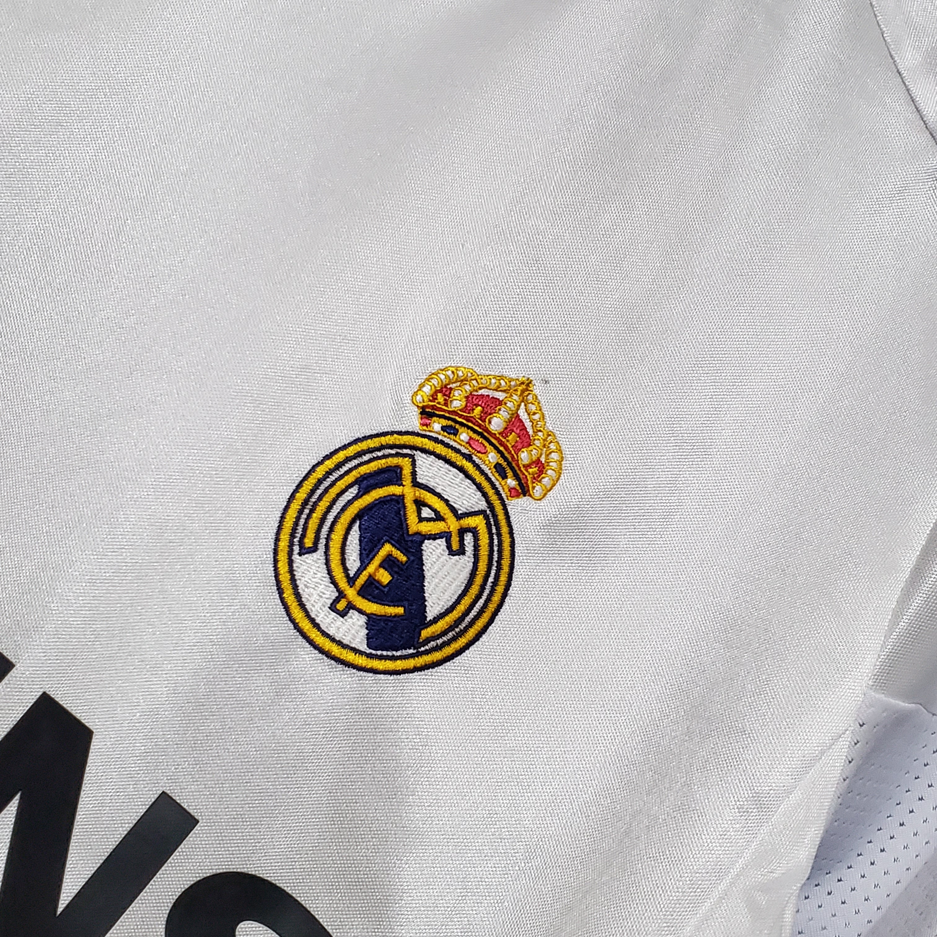 AlphaJersey-Retro Real Madrid 04-05 Home Stadium Jersey