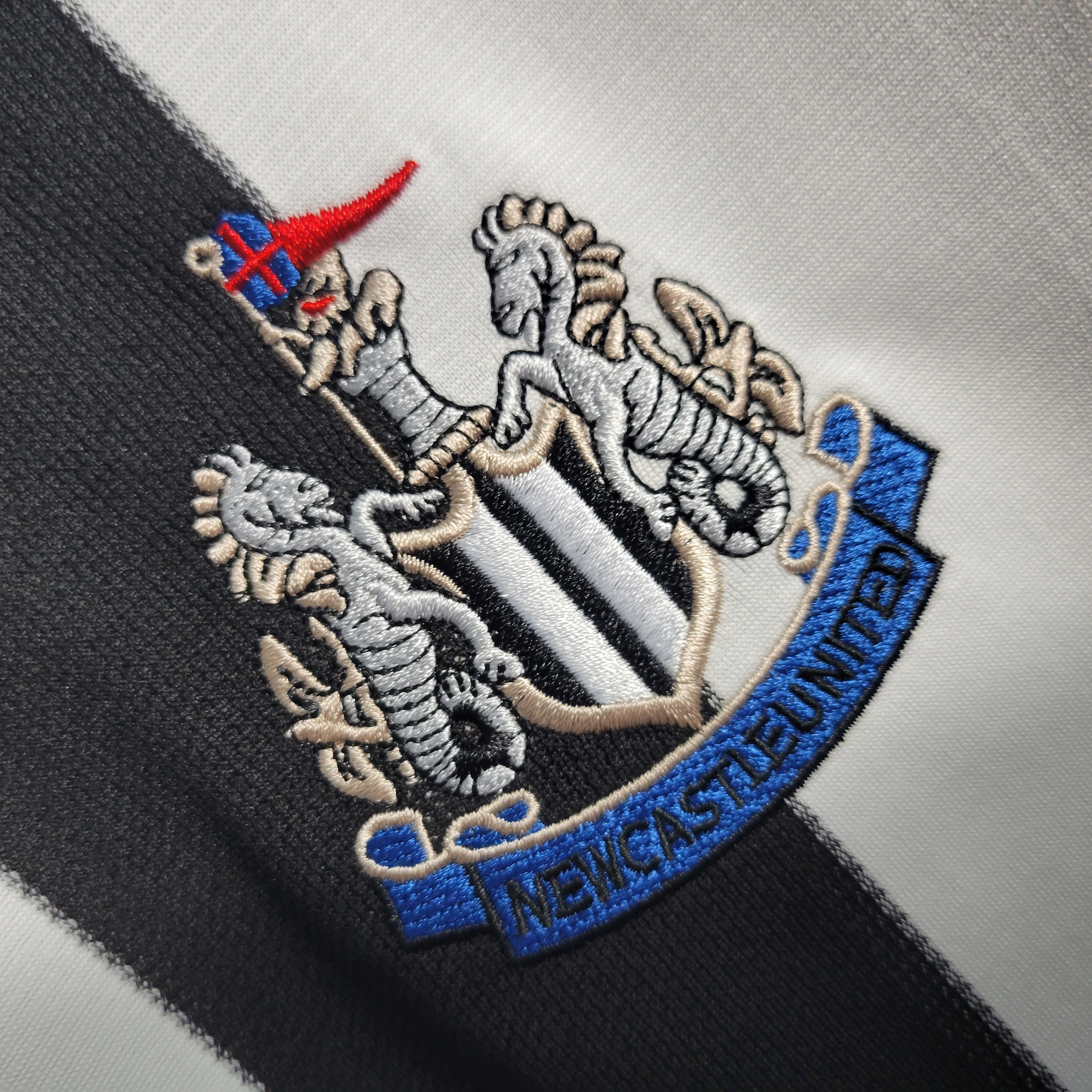 AlphaJersey-Retro Newcastle United 1995-97 Home Long Sleeve Jersey