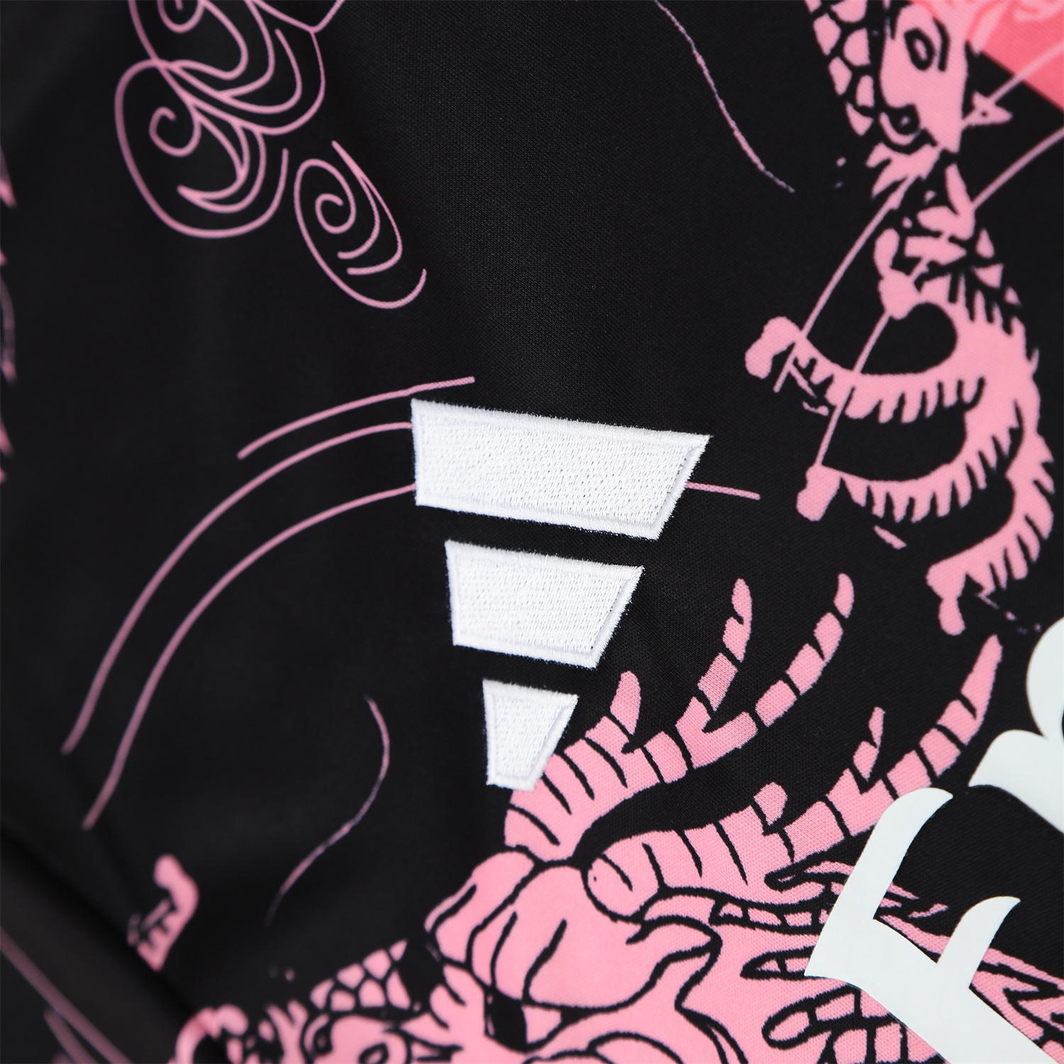 AlphaJersey-Real Madrid 25-26 Short-Sleeve Training Set - Pink-Black Dragon Top & Black-White Shorts
