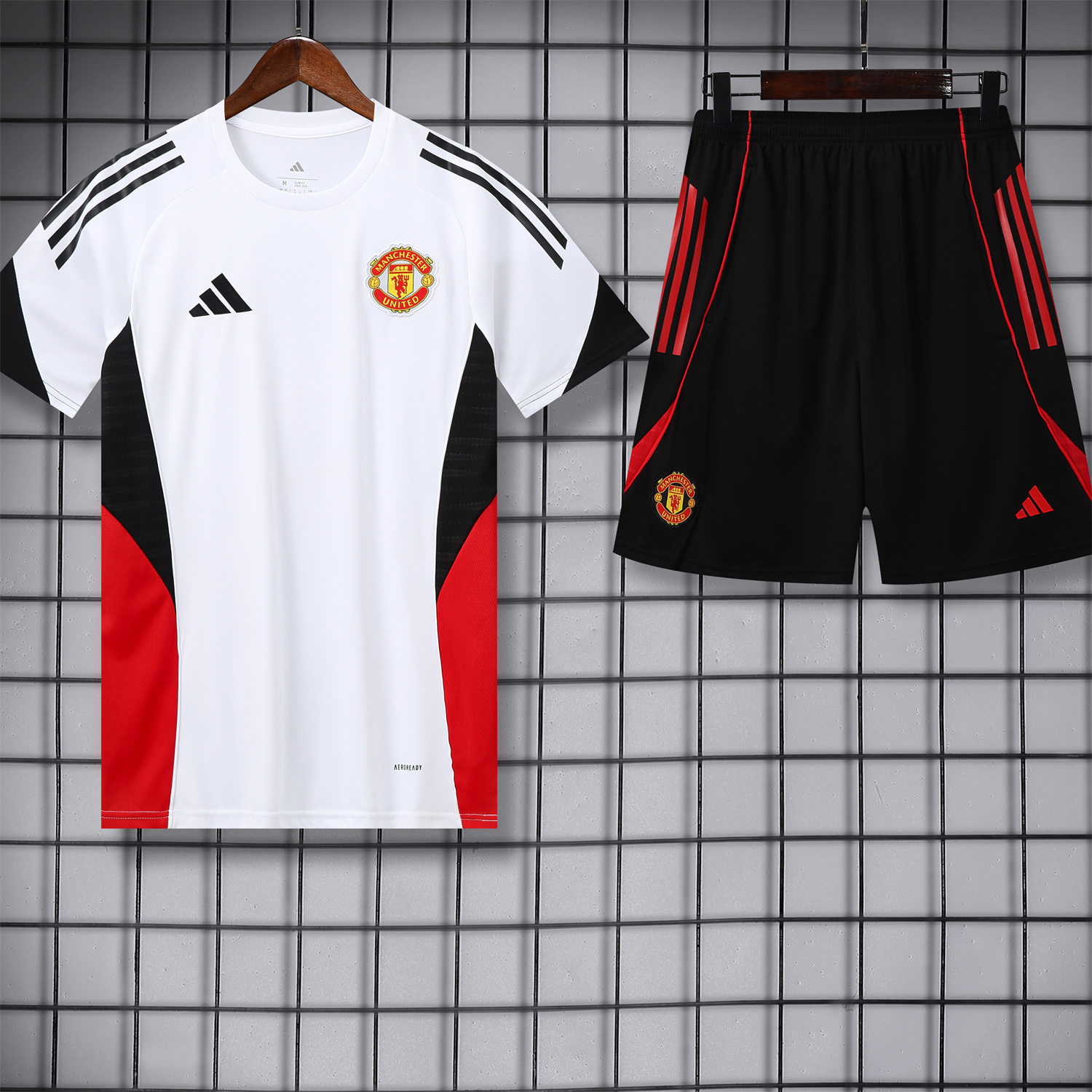 AlphaJersey-Manchester United 25-26 Short-Sleeve Training Set - Red Black Blocks White Top & Black Shorts