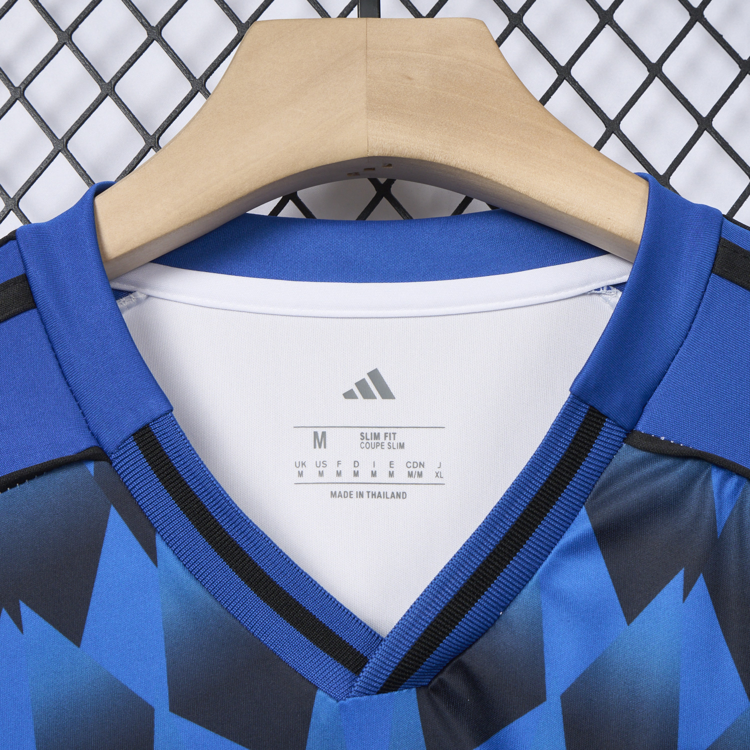 AlphaJersey-【Embroidered Team Badge】Hamburger SV 25-26 Home Jersey - Fans Version