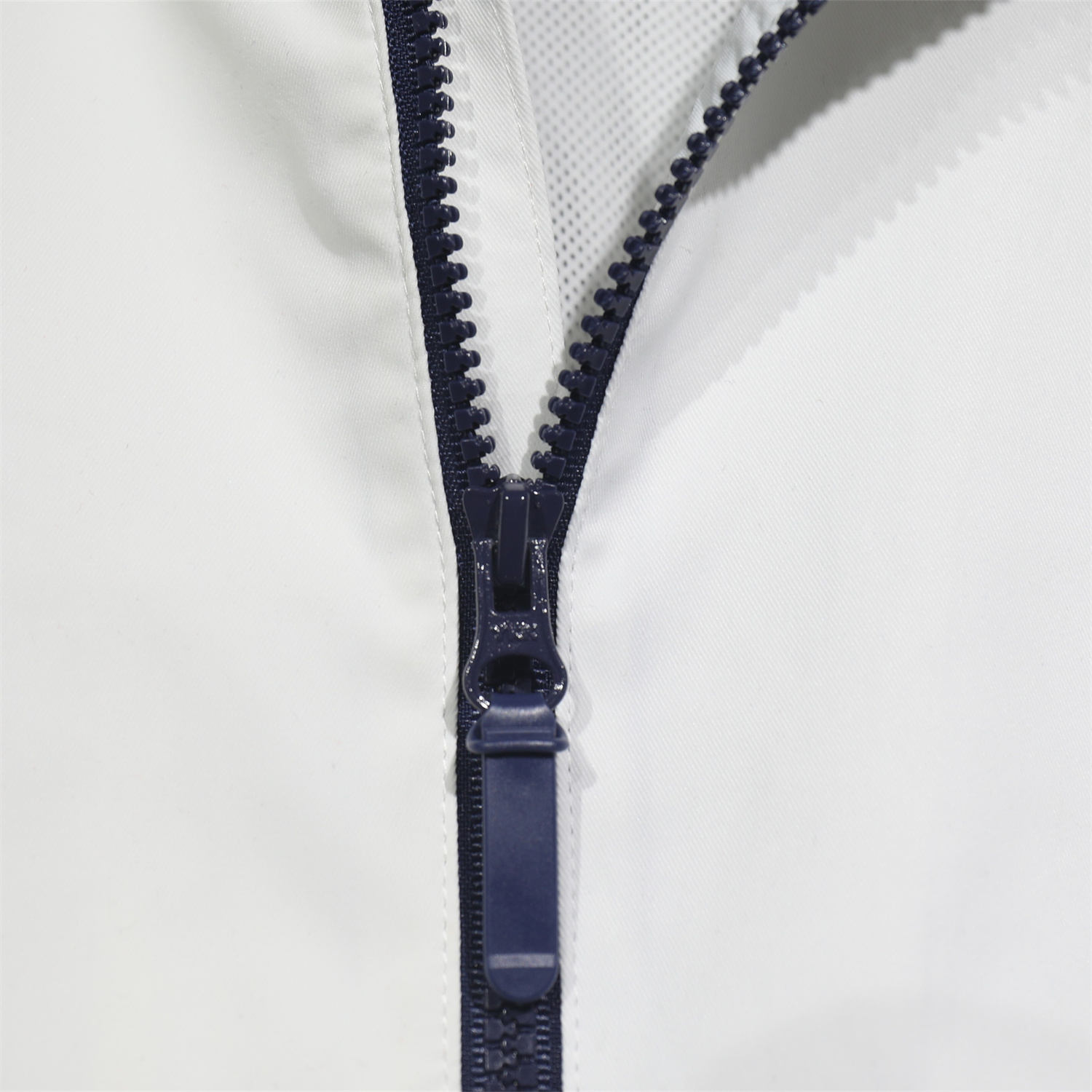AlphaJersey-Paris Saint-Germain PSG 25-26 Throwback Windbreaker Jacket - White