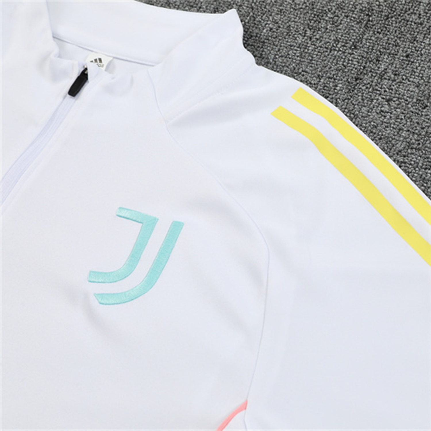 AlphaJersey-Juventus 25-26 Kids Long Sleeve Training Set - White Top and Black Pants