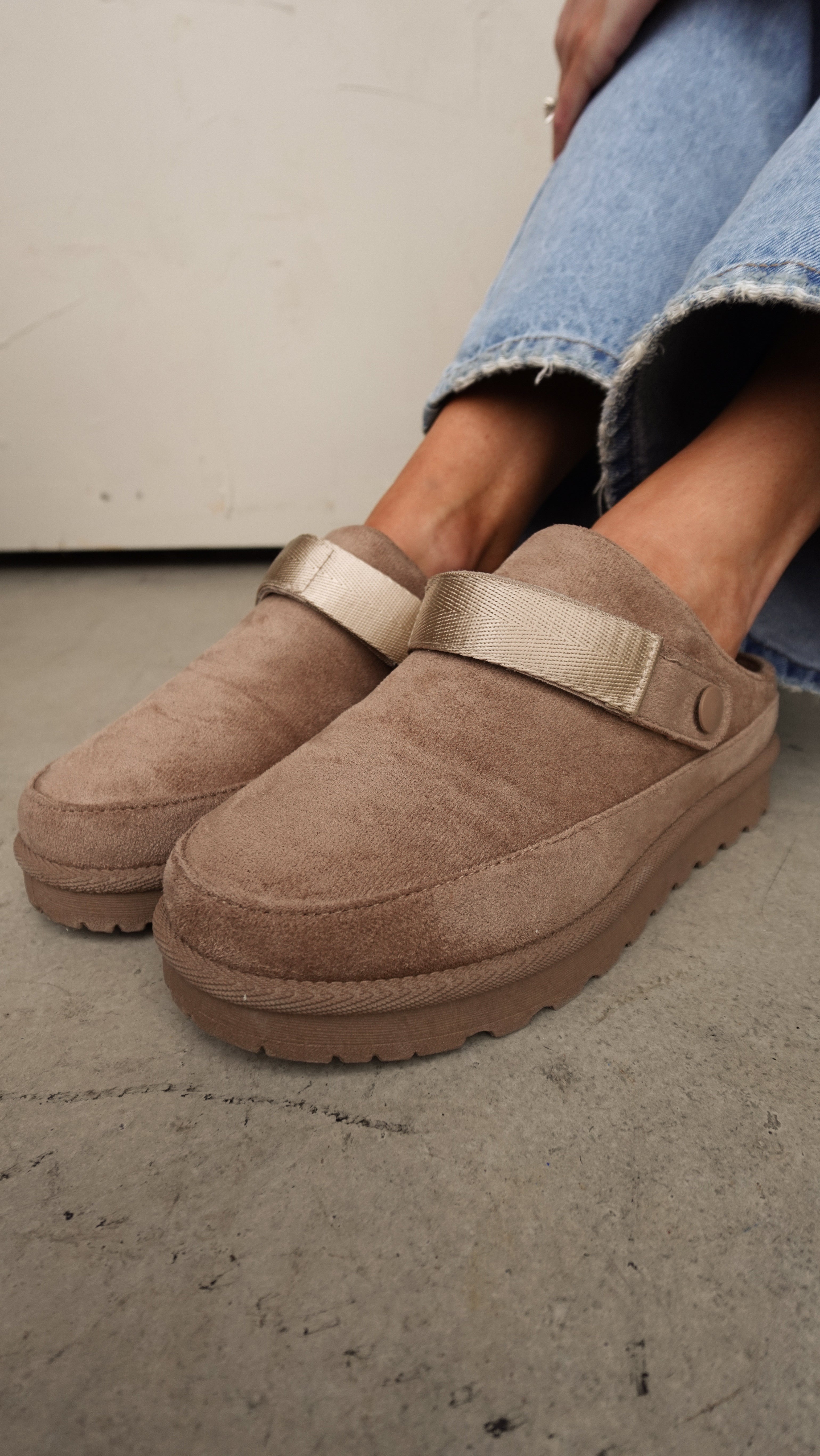 Slip On Faux-Fur Lined Mules | Elegant Women's Fashion by coolavocek
