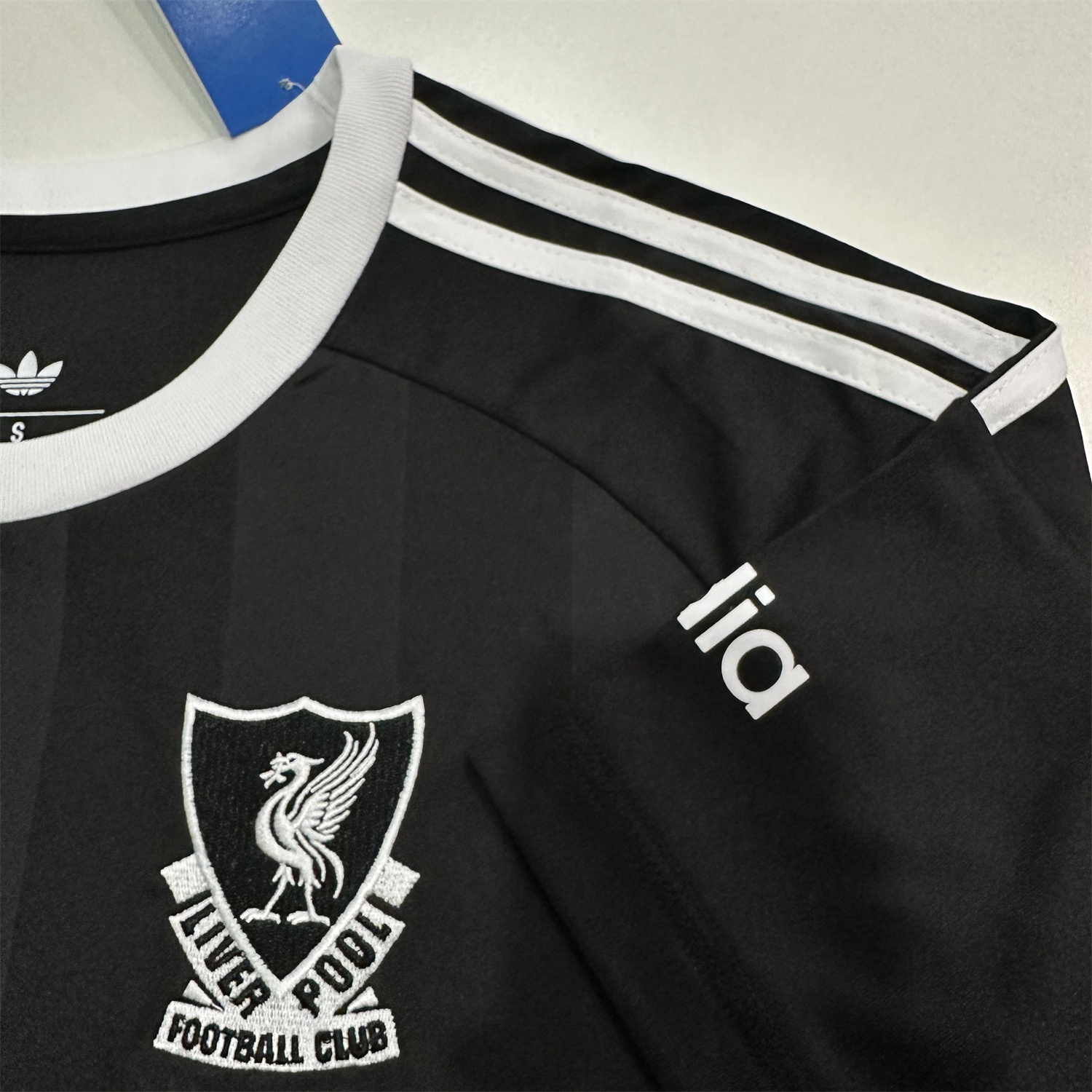 AlphaJersey-Liver.pool 25-26 Black Trefoil Goalkeeper Jersey - Fans Version