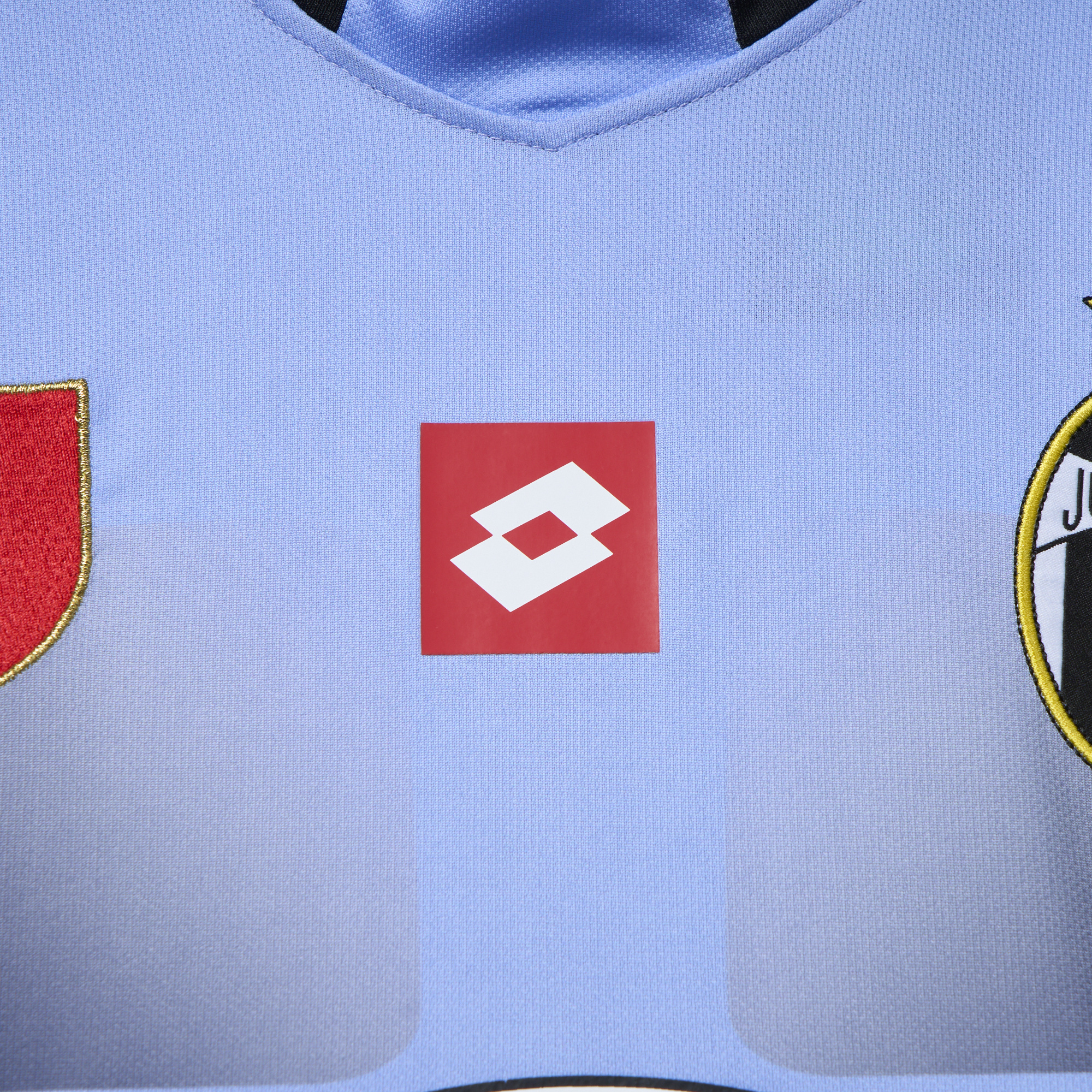 AlphaJersey-Retro Juventus 2002-03 Blue Goalkeeper Jersey
