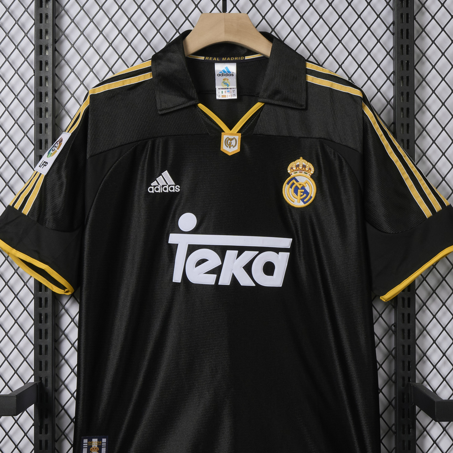 AlphaJersey-Retro Real Madrid 1999-01 Away Jersey