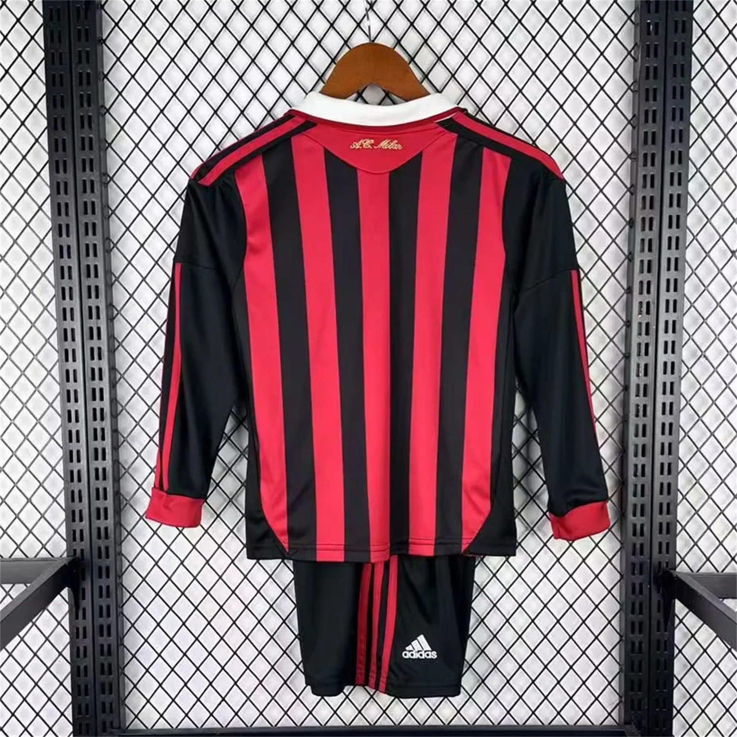 AlphaJersey-Retro AC Milan 2009-10 Home Red Long Sleeves Kids Kit