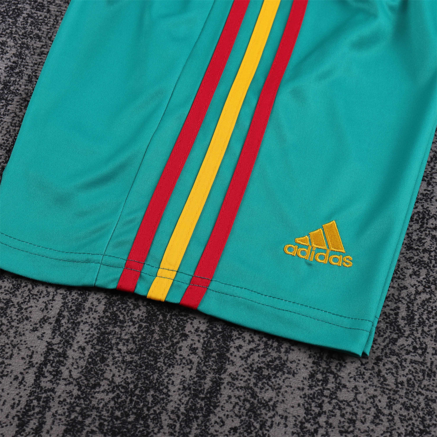 AlphaJersey-Retro Spain 2010 Green Goalkeeper Kids Kit