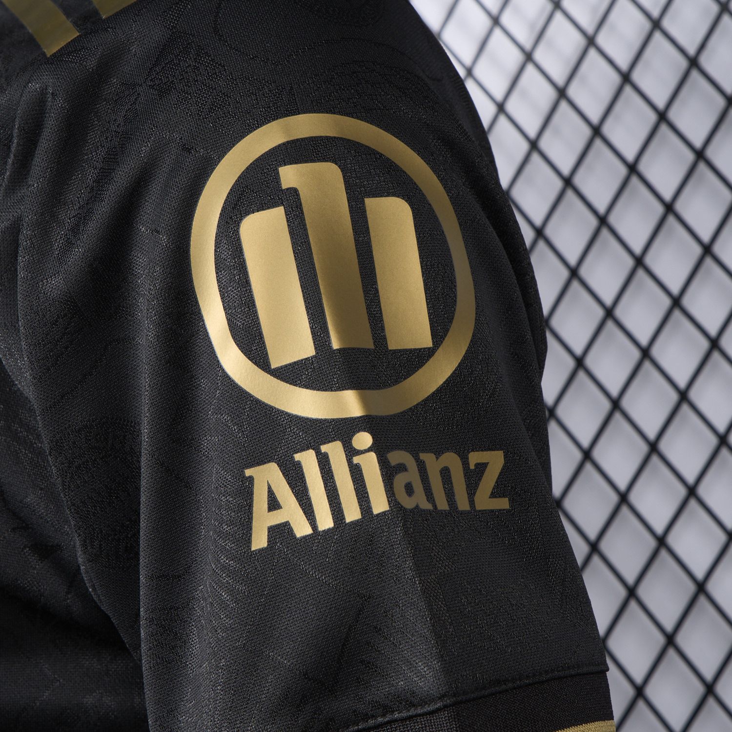 AlphaJersey-Bayern Munich 2025 Black 125th Anniversary Jersey - Player Version