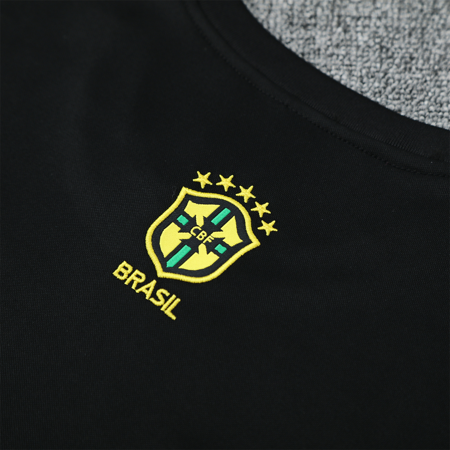 AlphaJersey-Brazil 25-26 Gray Jesus Statue Vest Training Set - Gray Vest & Black Shorts