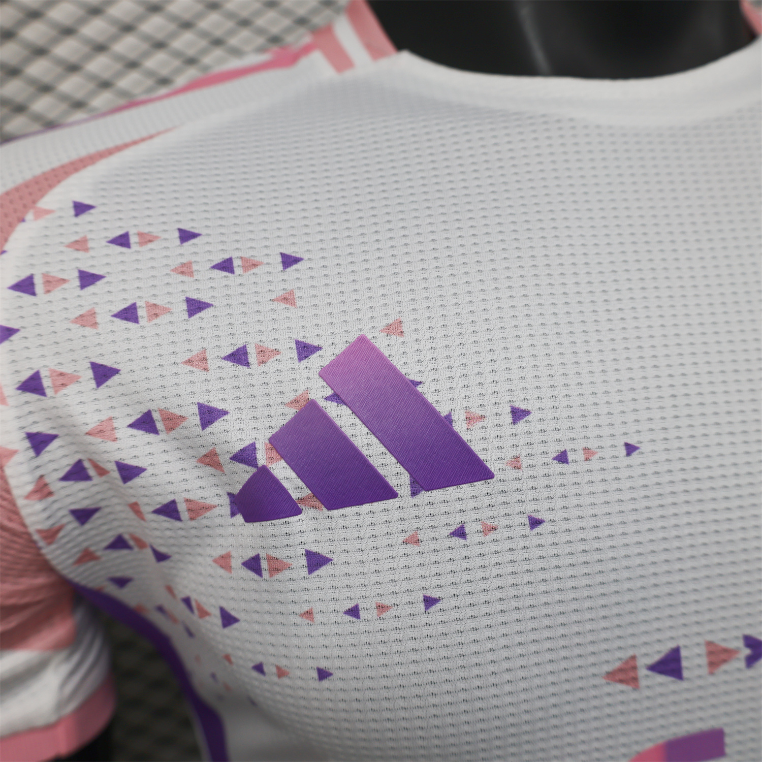 AlphaJersey-Algeria 25-26 Pink and Purple Triangle Pattern Black Jersey - Player Version
