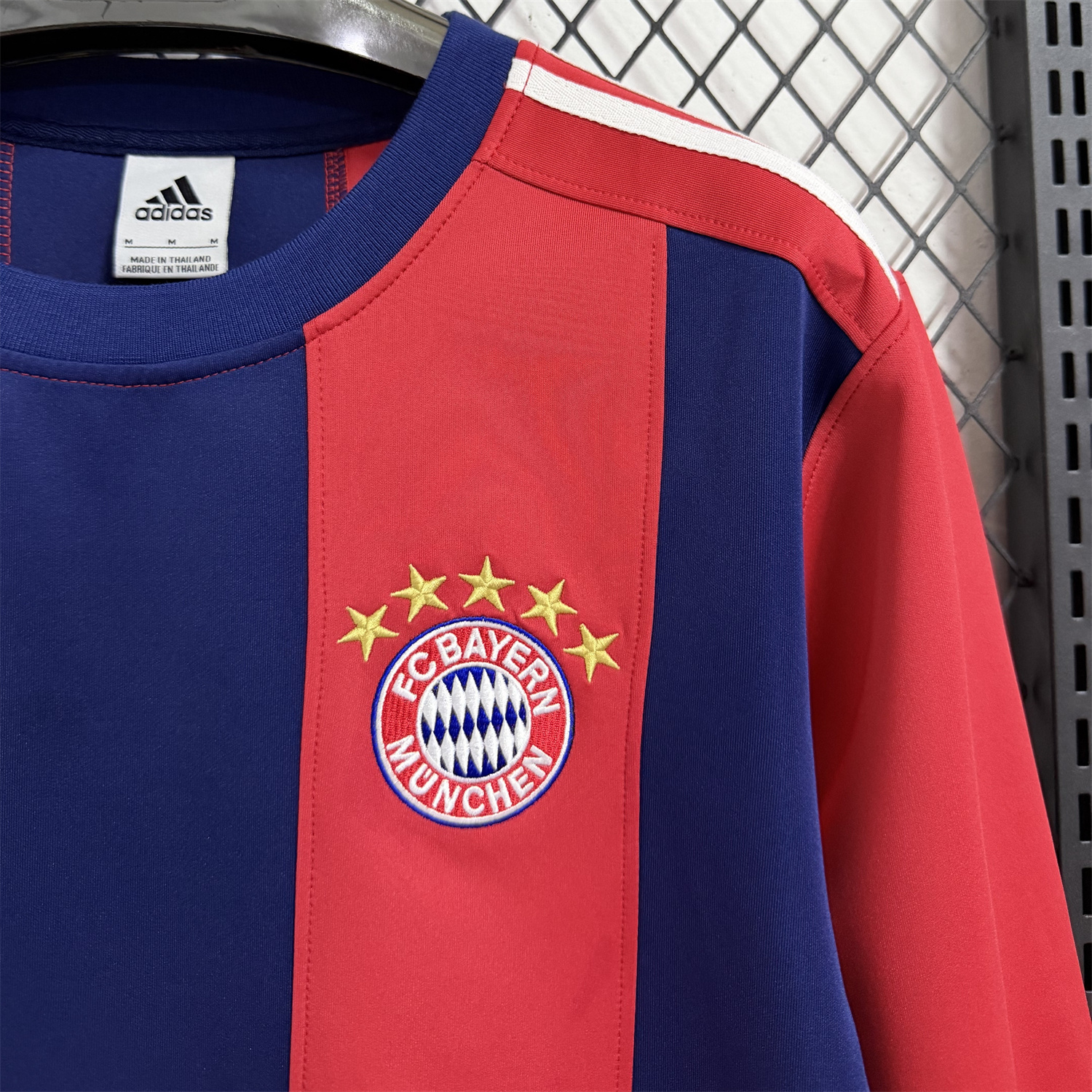 AlphaJersey-Bayern Munich 25-26 Red And Blue Unisex Pullover Hoodie