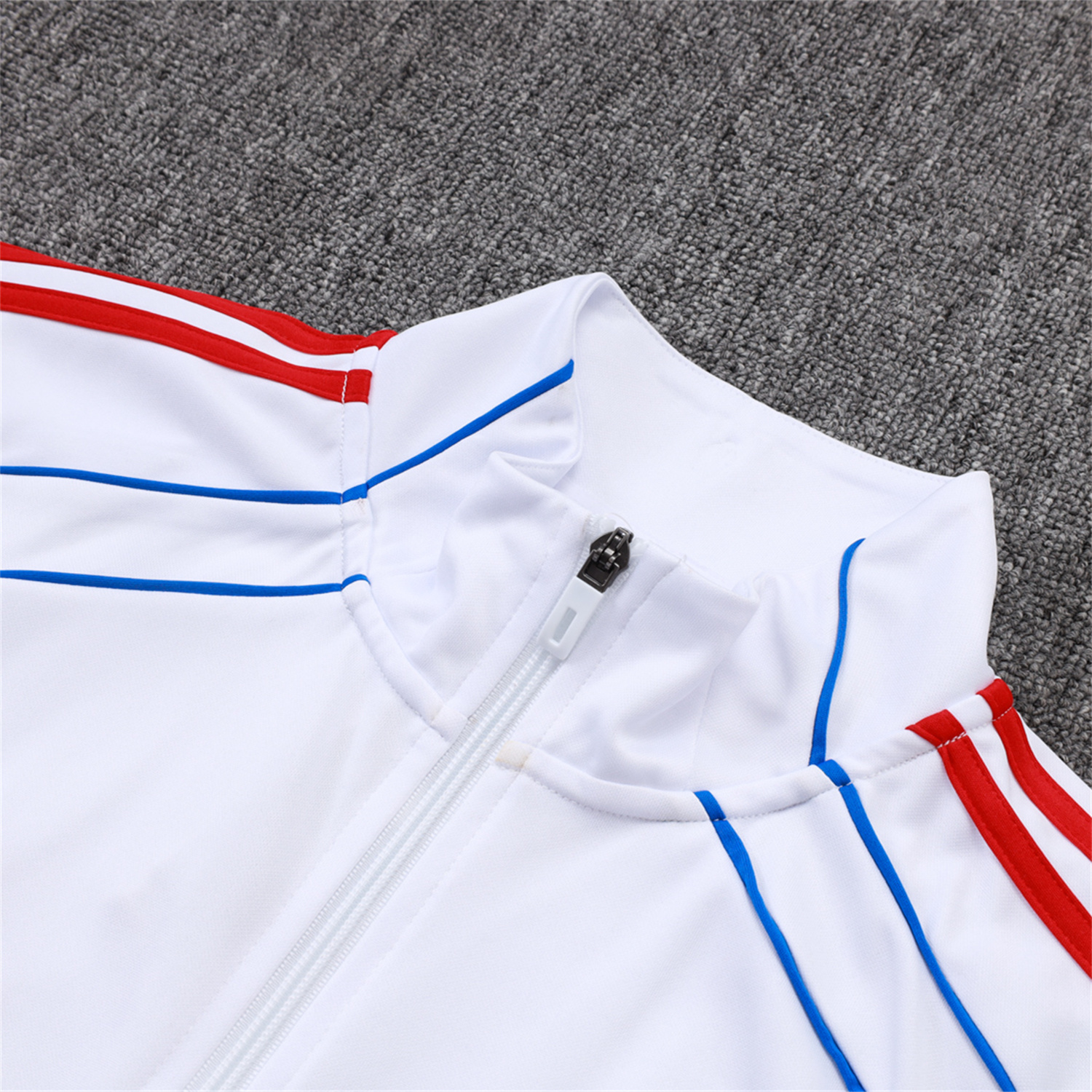 AlphaJersey-Bayern Munich 25-26 Jacket Training Tracksuit - White Throwback Jackets & Grey Pants