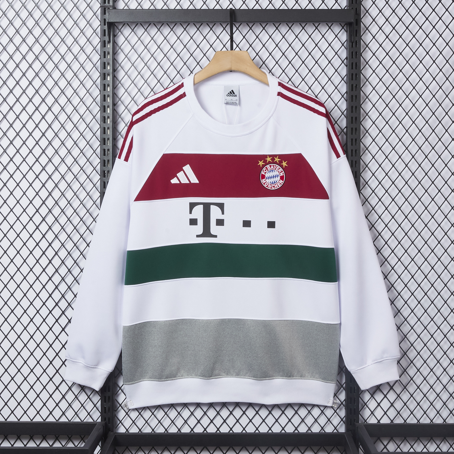 AlphaJersey-Bayern Munich 25-26 White Stripes Unisex Pullover Hoodie