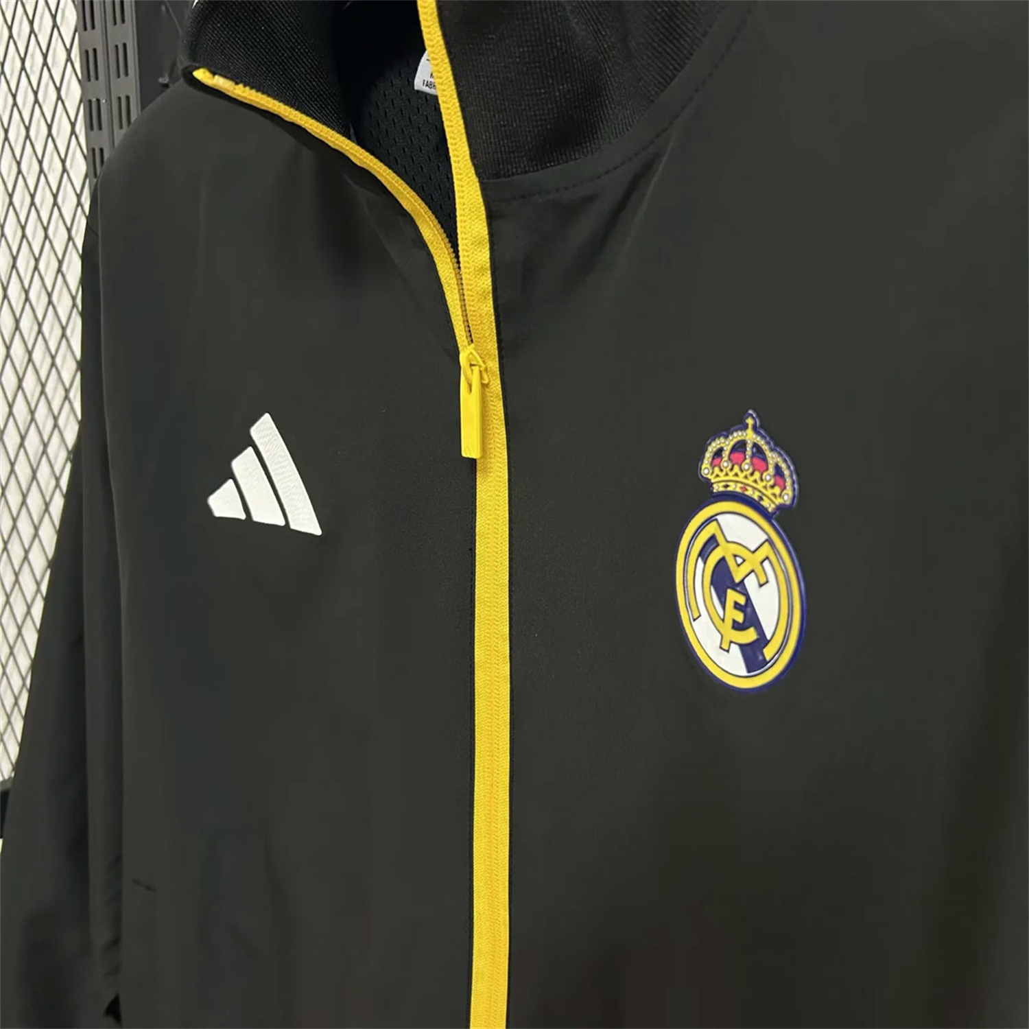 AlphaJersey-Real Madrid 25-26 Windbreaker Jacket - Black