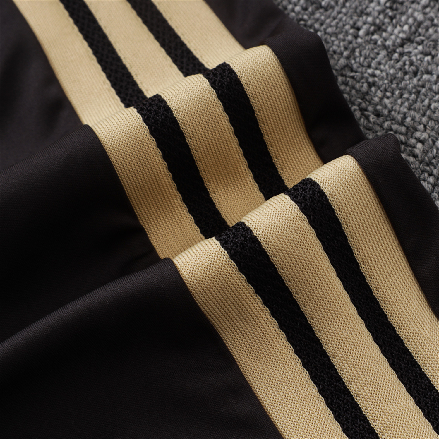 AlphaJersey-Flamengo 2026 Long Sleeve Training Set - White Top & Black Pants
