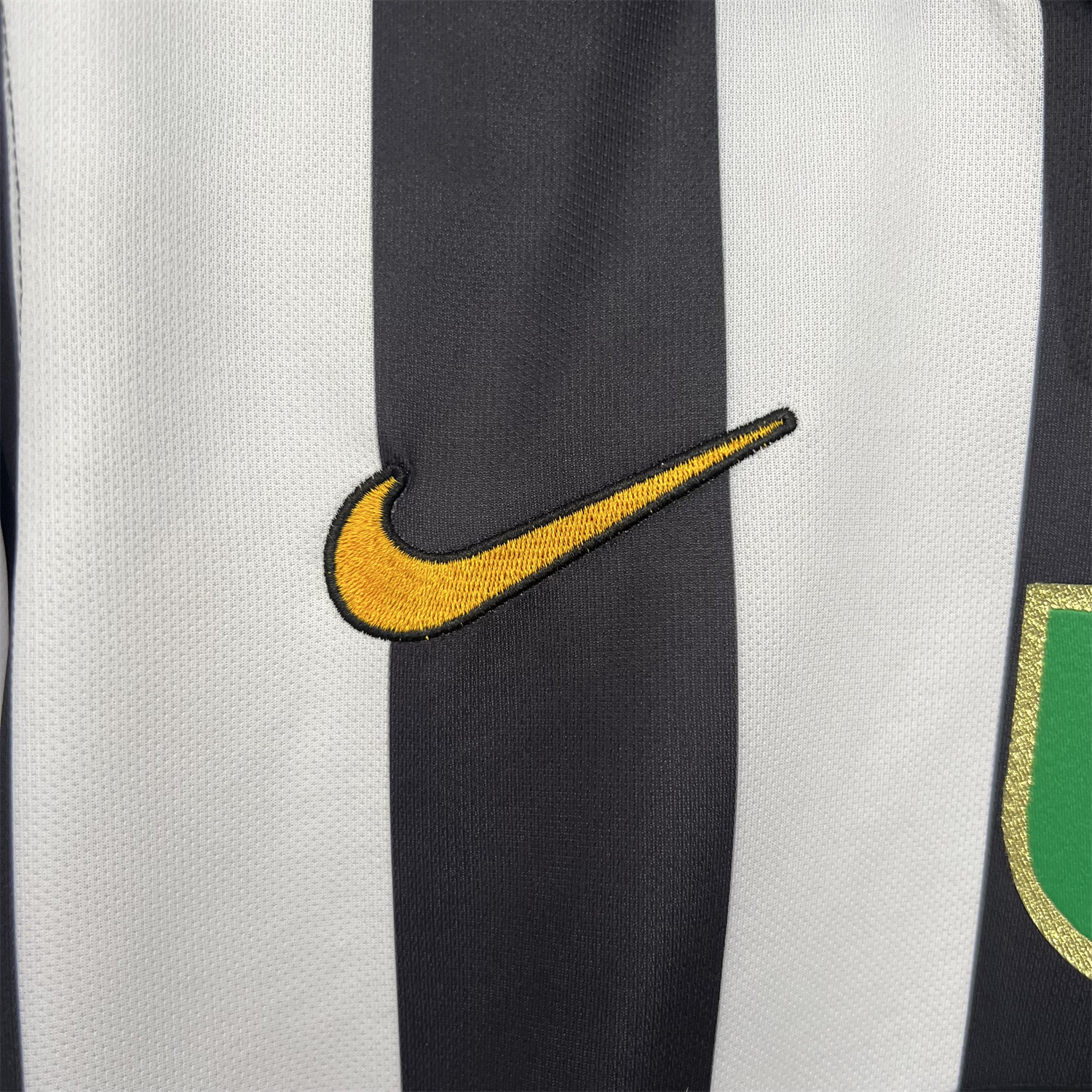 AlphaJersey-Retro Juventus 2014-15 Home Long Sleeves Jersey