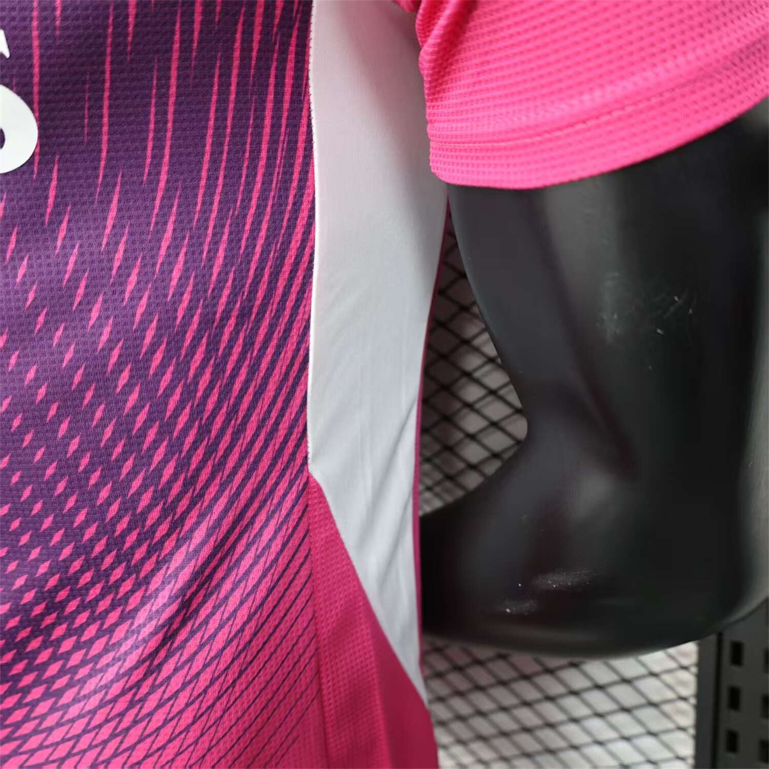 AlphaJersey-Real Madrid 25-26 Pink Purple Goalkeeper Jersey - Player Version