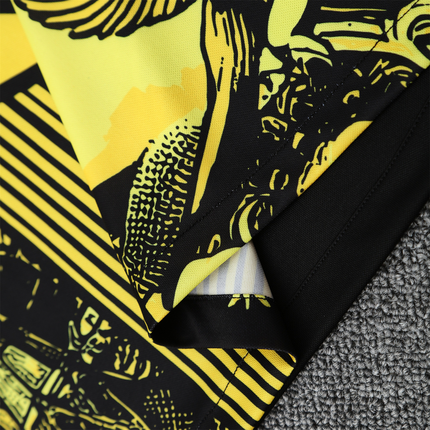 AlphaJersey-Brazil 25-26 Yellow Jesus Statue Vest Training Set - Yellow Vest & Black Shorts