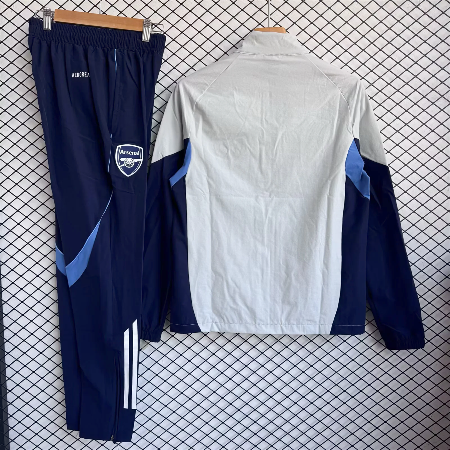 AlphaJersey-Arsenal 25-26 Windbreaker Training Set - Light Grey Top and Blue Pants