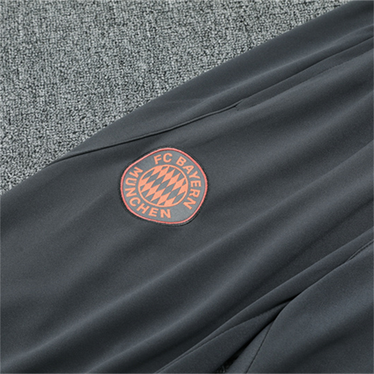 AlphaJersey-Bayern Munich 25-26 Kid Long Sleeves Training Set - Orange Top & Gray Pants