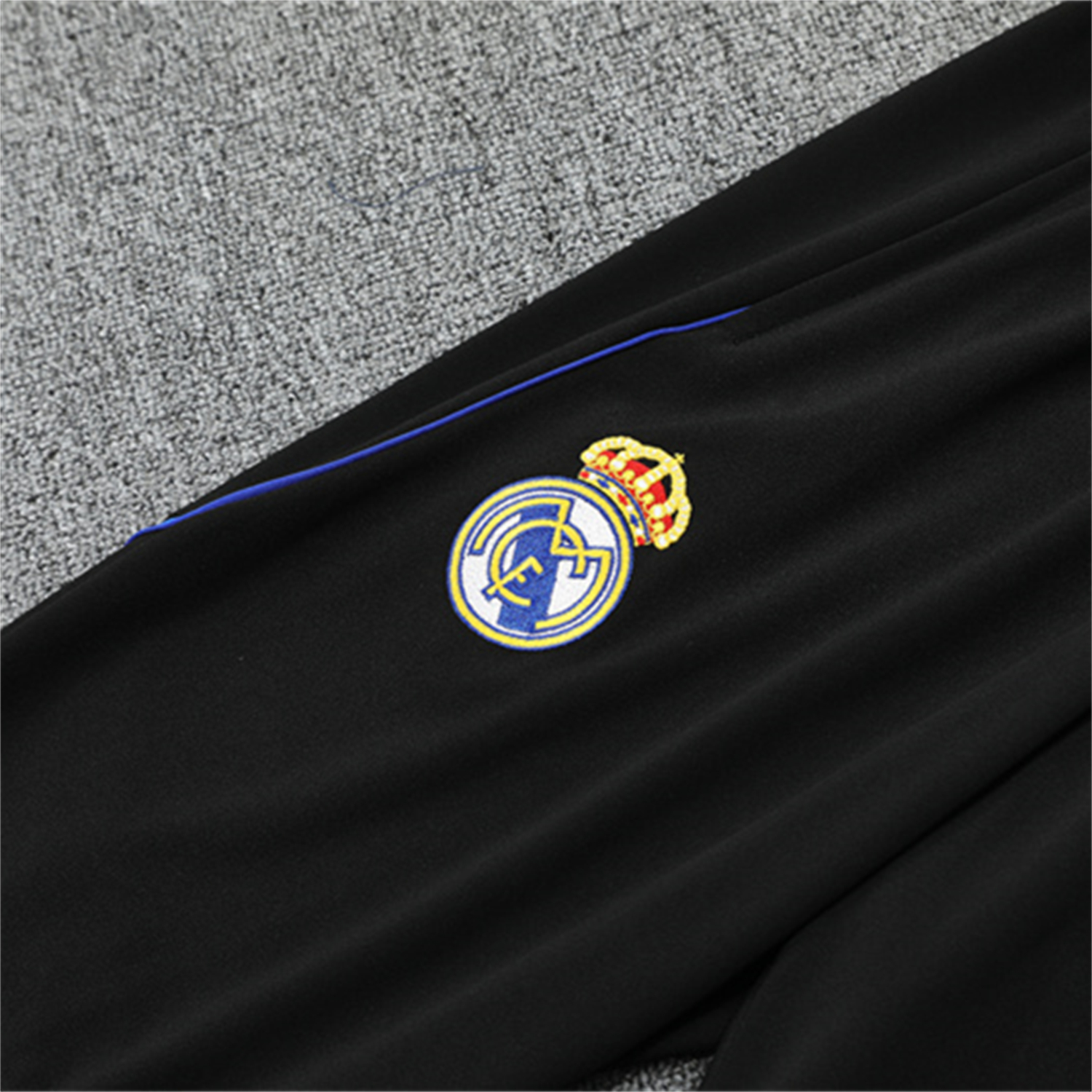 AlphaJersey-Real Madrid 25-26 Kids Long Sleeve Training Set - White Loong Black Blue Top and Black Pants