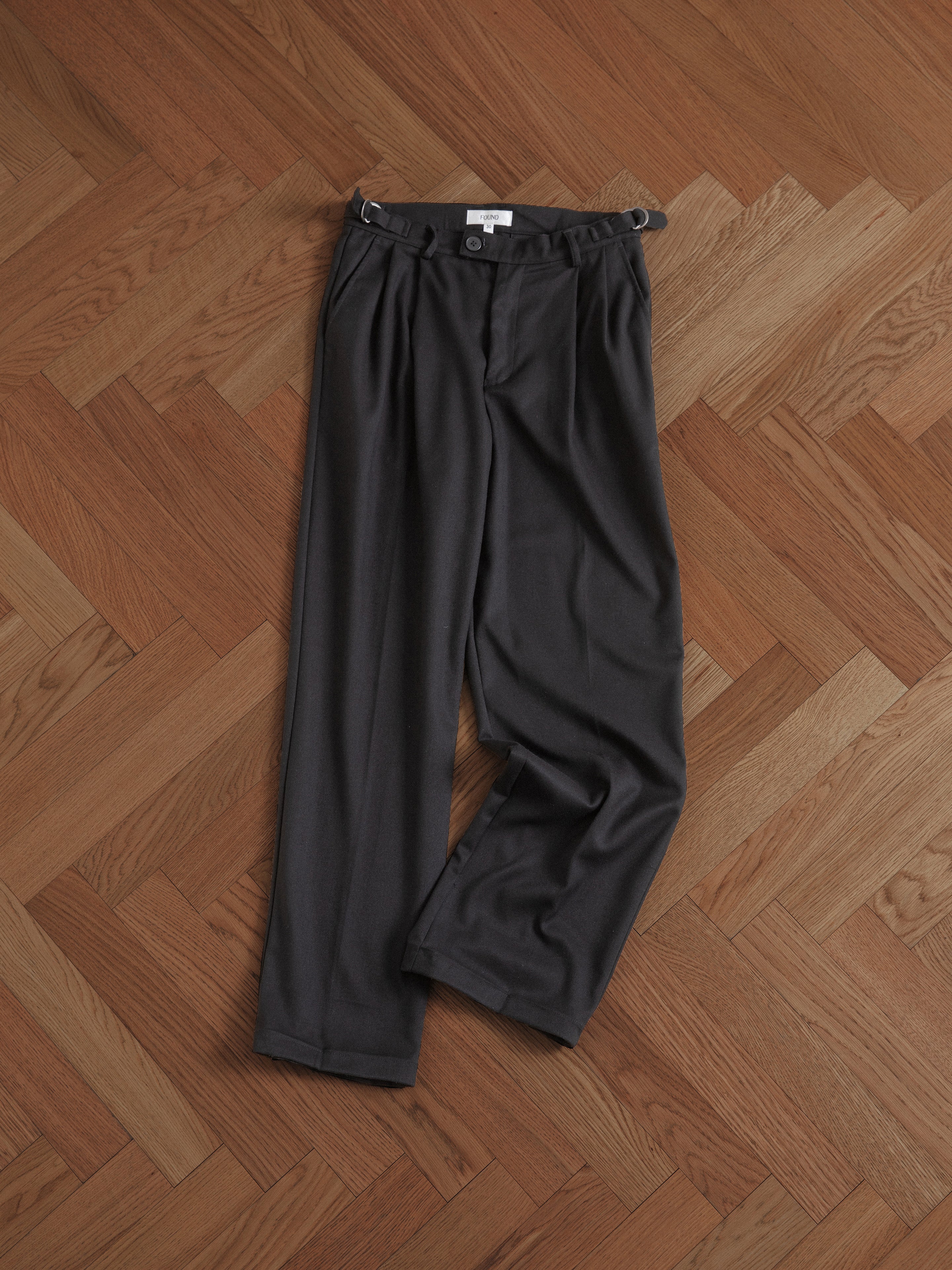 Pleated Trousers | Modern Menswear by yycbvcnbmmnbm
