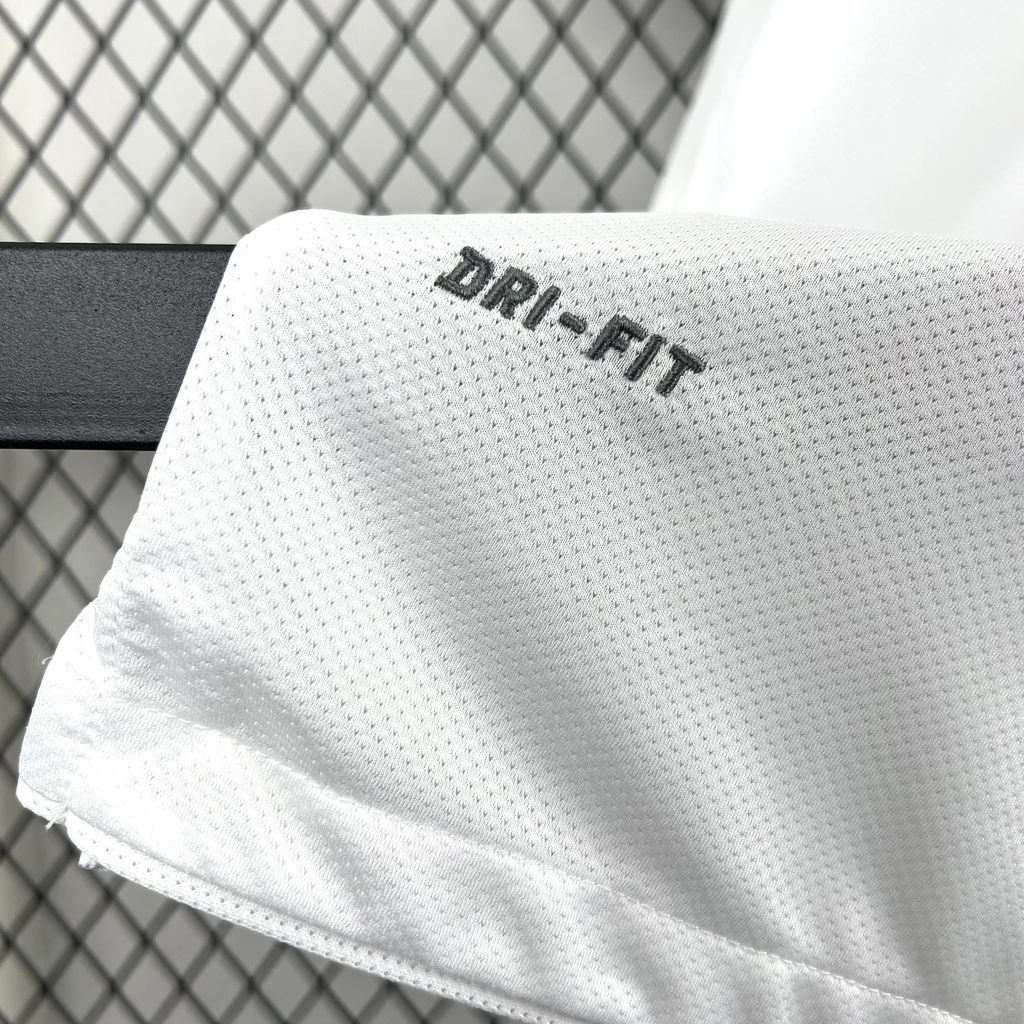 AlphaJersey-Retro Juventus 2010-11 Away Jersey