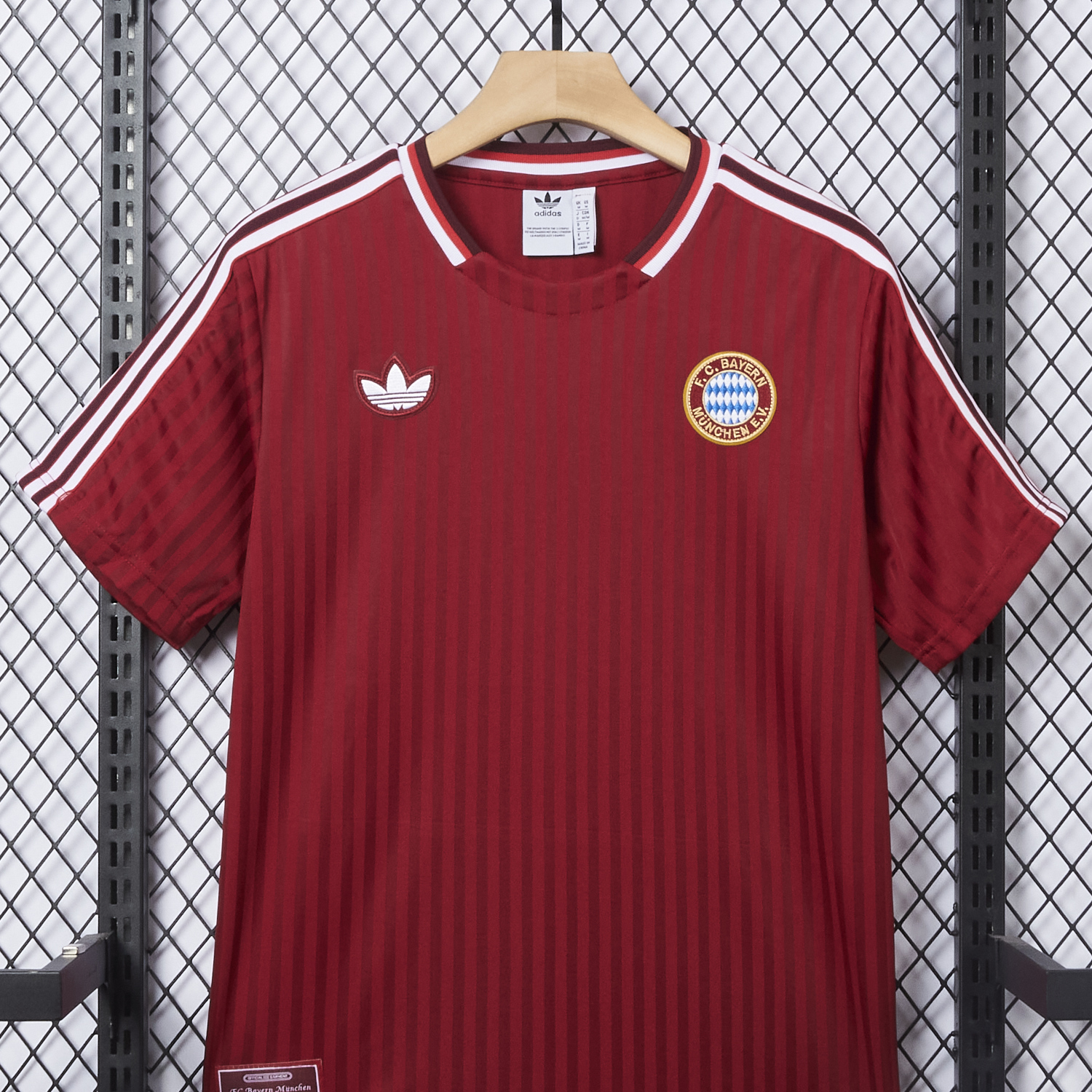 AlphaJersey-Bayern Munich 25-26 Trefoil Wine Red Travel Jersey - Fans Version