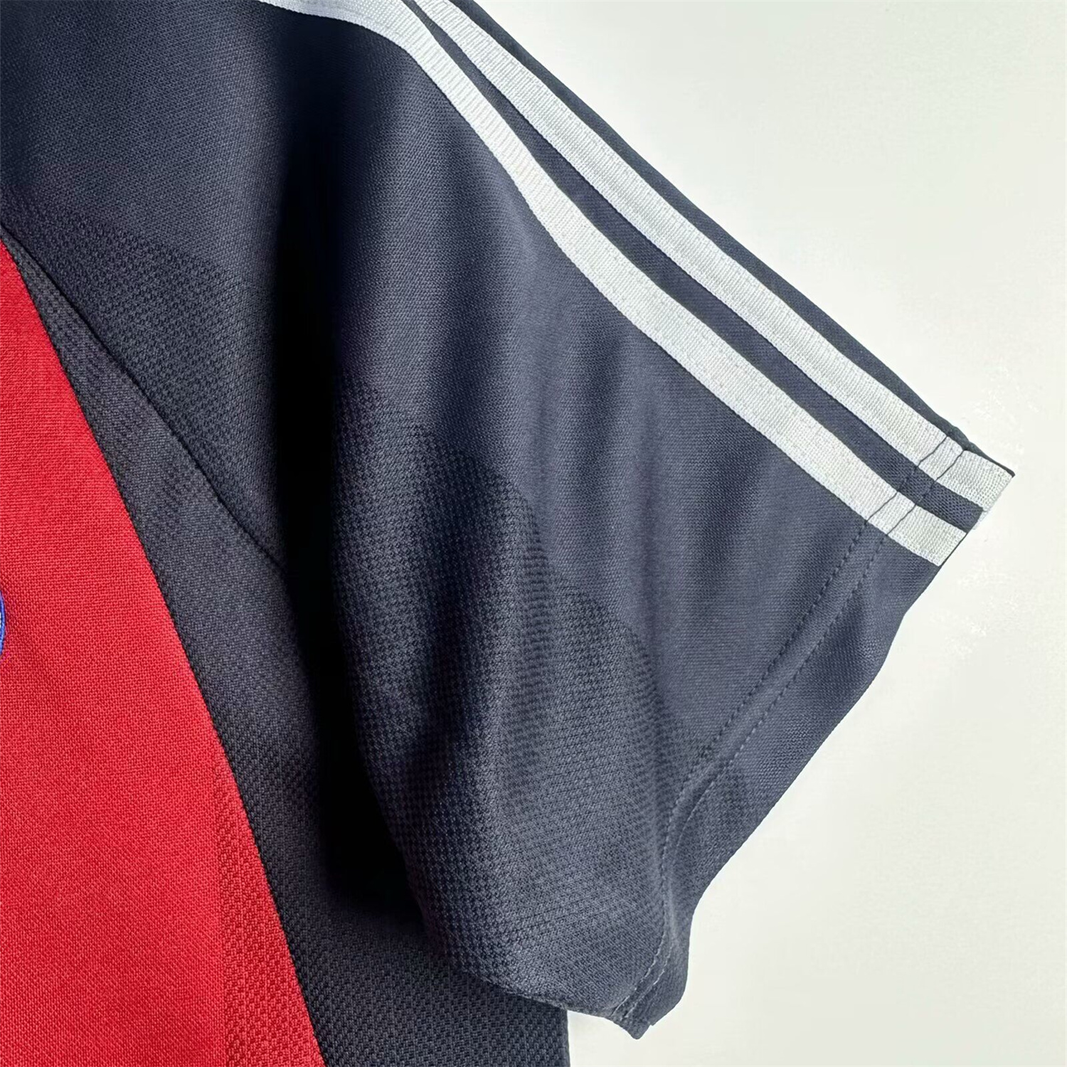 AlphaJersey-Retro Bayern Munich 2001-02 Home Jersey