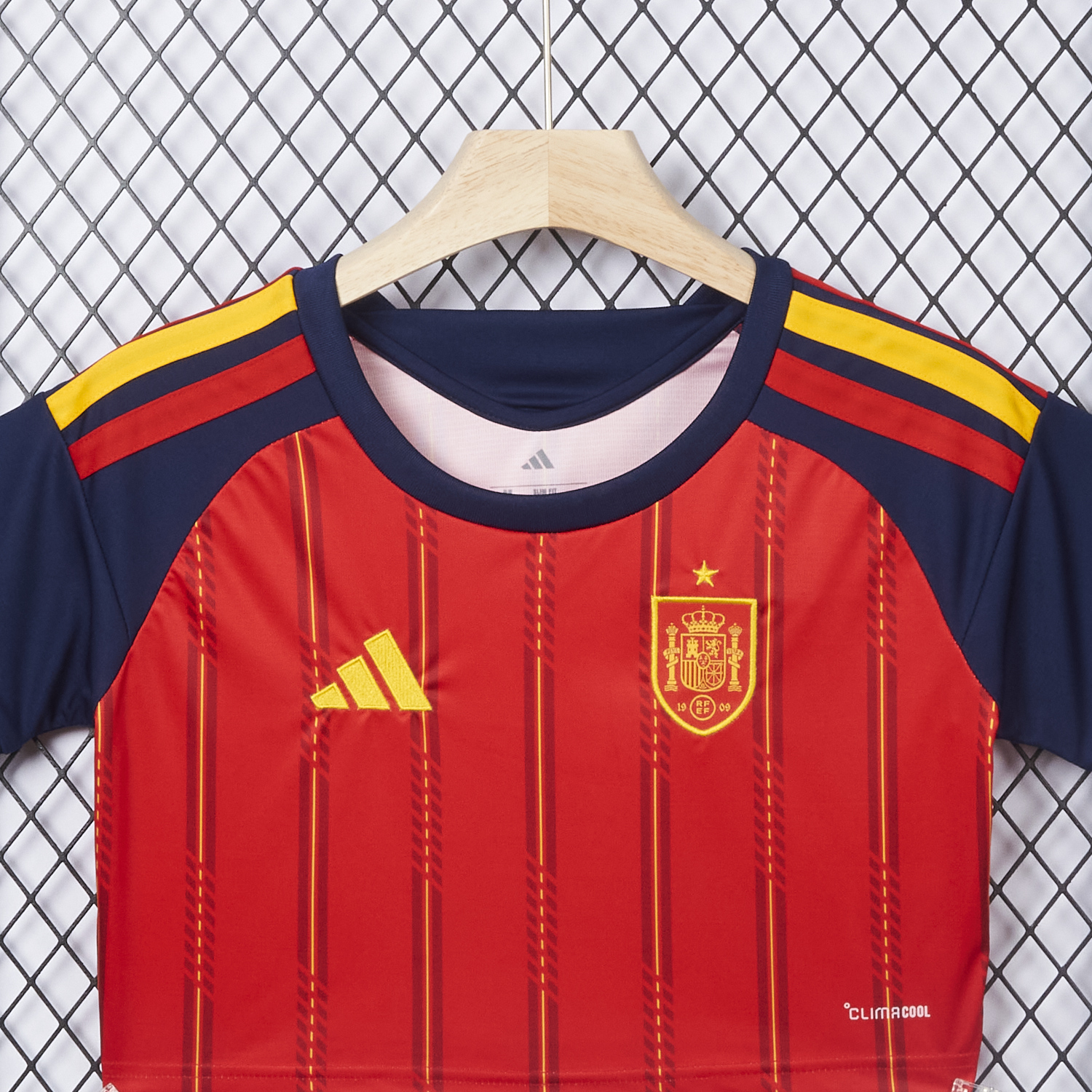 AlphaJersey-Women's Spain 2026 Home Cropped Jersey