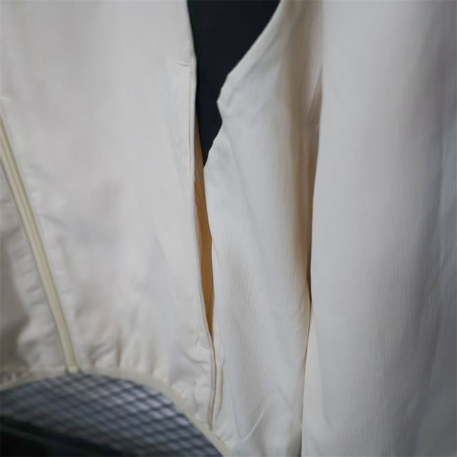 AlphaJersey-Liver.pool 25-26 White Windbreaker Jacket