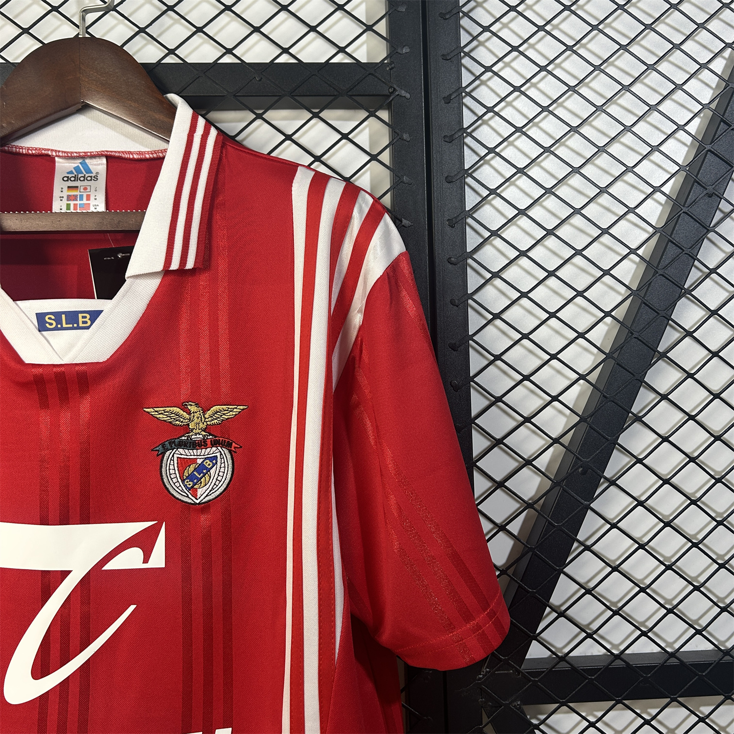 AlphaJersey-Retro Benfica 1997-98 Home Jersey