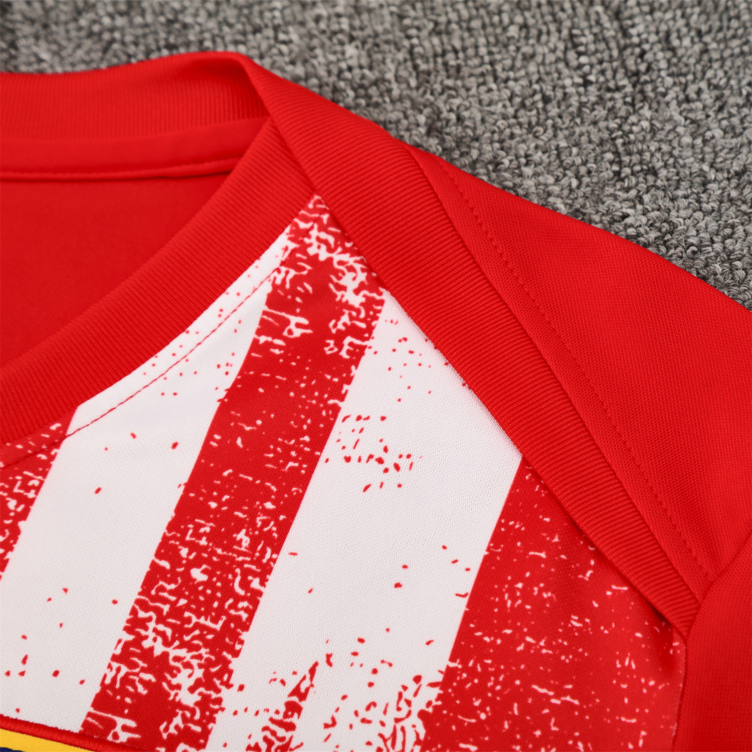 AlphaJersey-Atletico Madrid Short-Sleeve Training Set - Red White Top & Blue Shorts