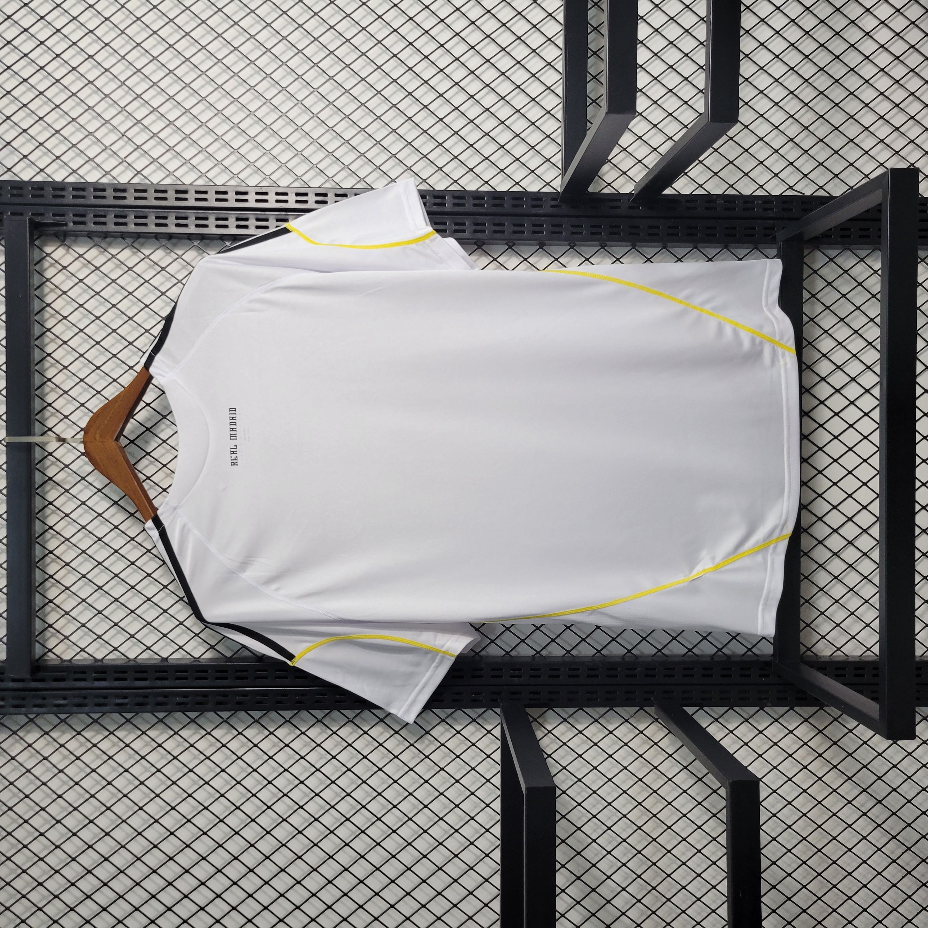 AlphaJersey-Retro Real Madrid 09-10 Home Stadium Jersey