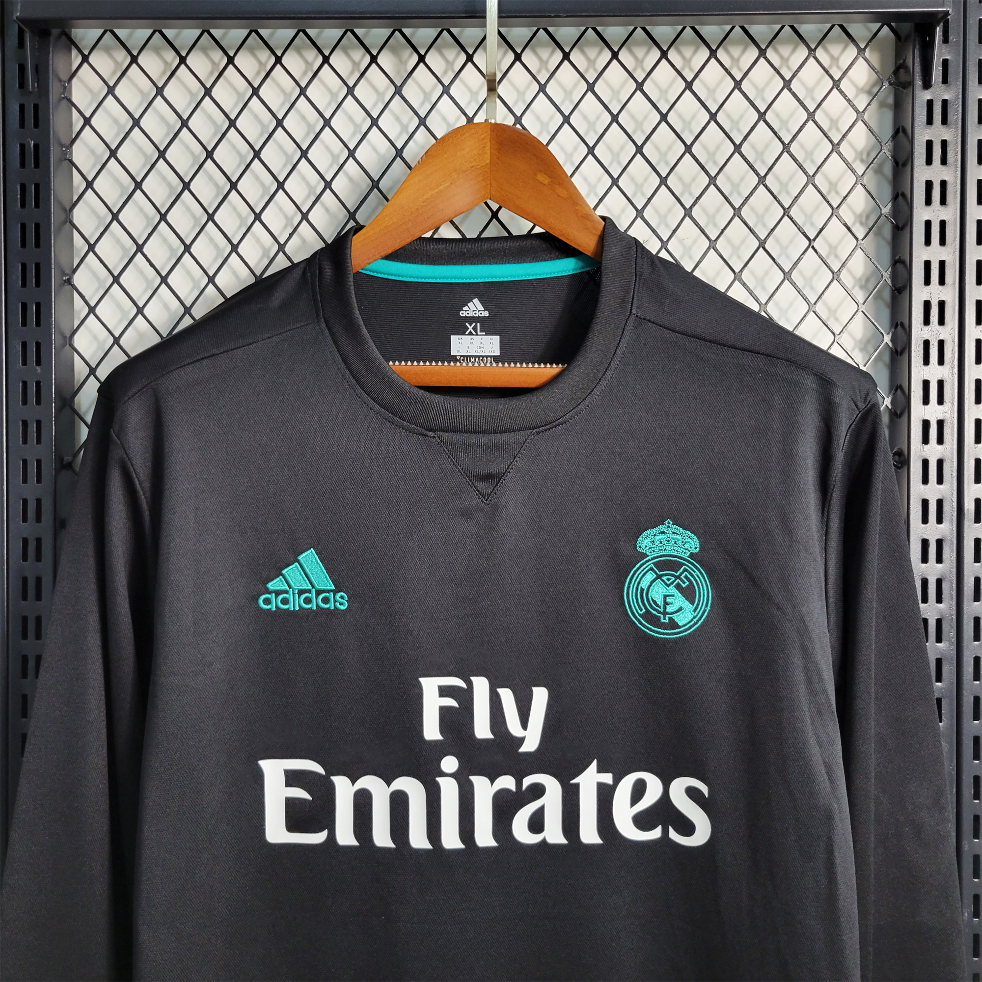 AlphaJersey-Retro Real Madrid 17-18 Away Stadium Long Sleeve Jersey