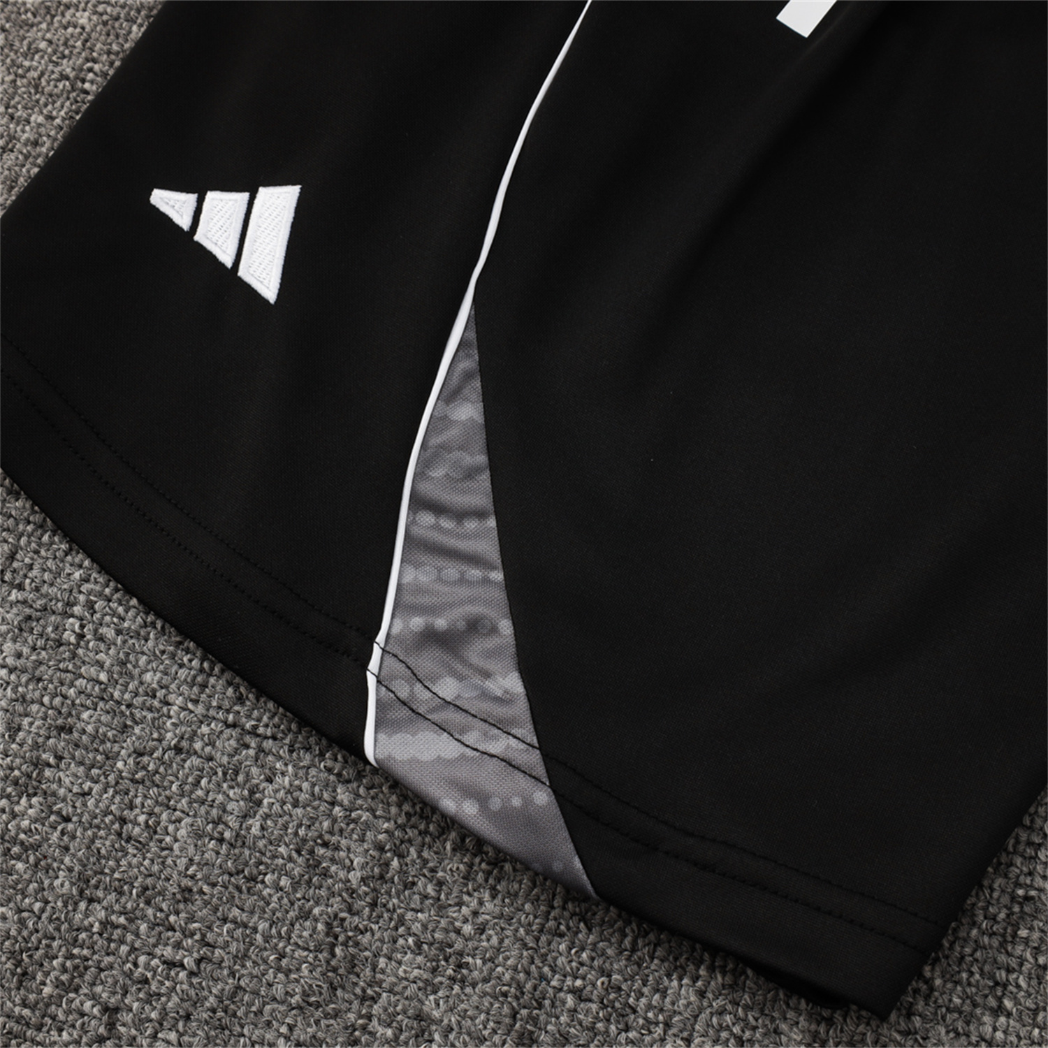 AlphaJersey-Real Madrid 25-26 Vest Training Set - Black Vest and Black Shorts