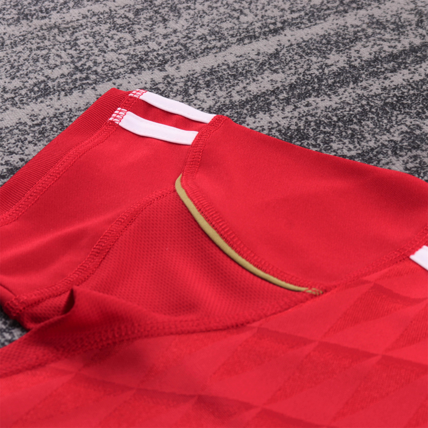 AlphaJersey-Retro Liver.pool 2010-11 Home Kids Kit