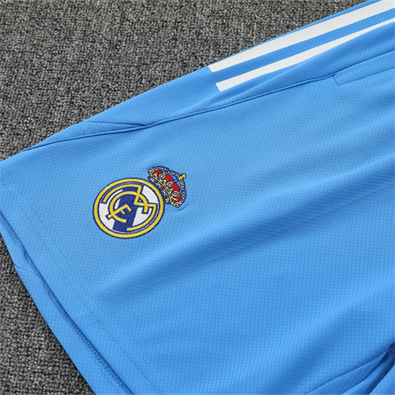 AlphaJersey-Real Madrid 25-26 Kids Short-Sleeve Training Set - White Top and Sky Blue Shorts