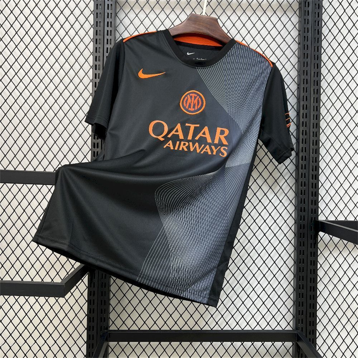 AlphaJersey-Inter Milan 25-26 Orange And Black Training Jersey - Fans Version